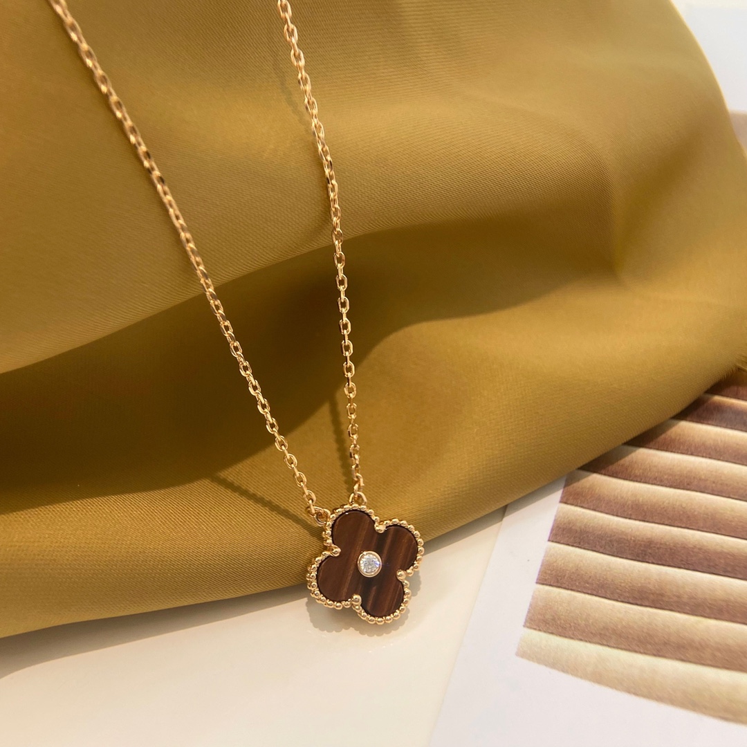 Van Cleef & Arpels Vintage Alhambra Classic Four-Leaf Clover Diamond Necklace - SUPER-MIRROR