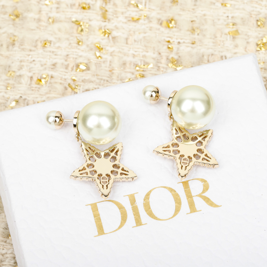 Dior CD Five-Pointed Star Pearl Mother-of-Pearl Stud Earrings. - PONI - Image 5