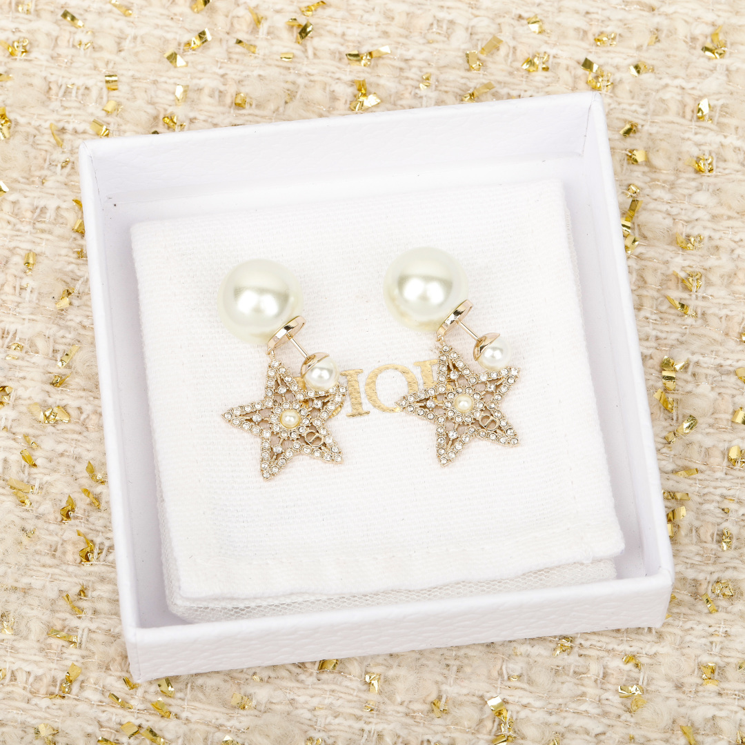 Dior CD Five-Pointed Star Pearl Mother-of-Pearl Stud Earrings. - PONI - Image 2