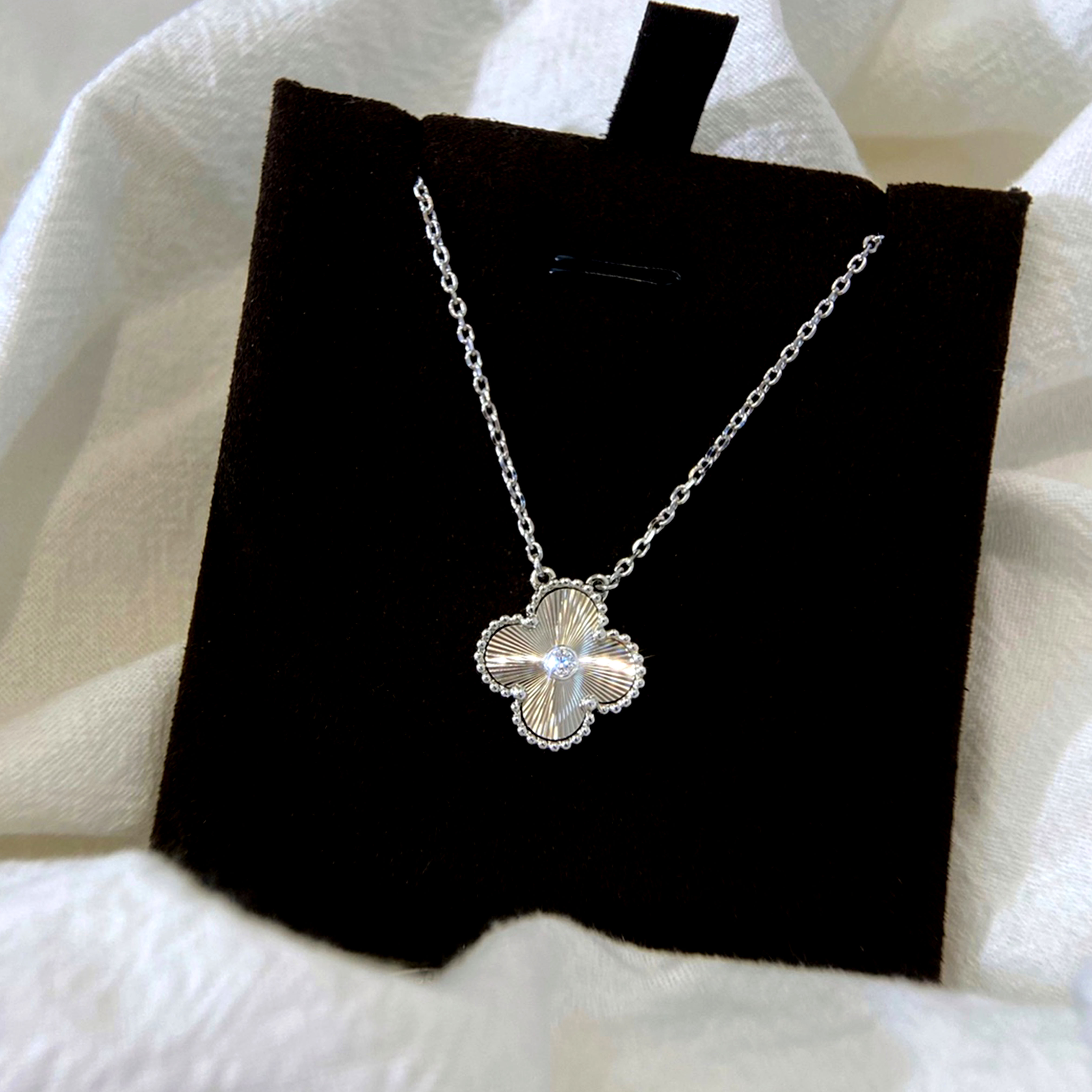 Van Cleef & Arpels Vintage Alhambra Classic Carved Diamond Necklace - SUPER-MIRROR