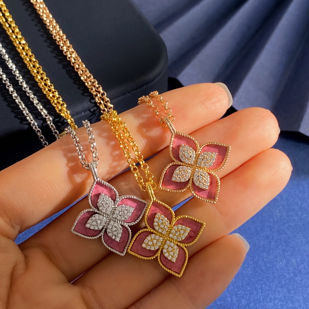 Van Cleef & Arpels Jewelry Bracelets  Diamond-Encrusted Four-Petal Flower - SUPER-MIRROR