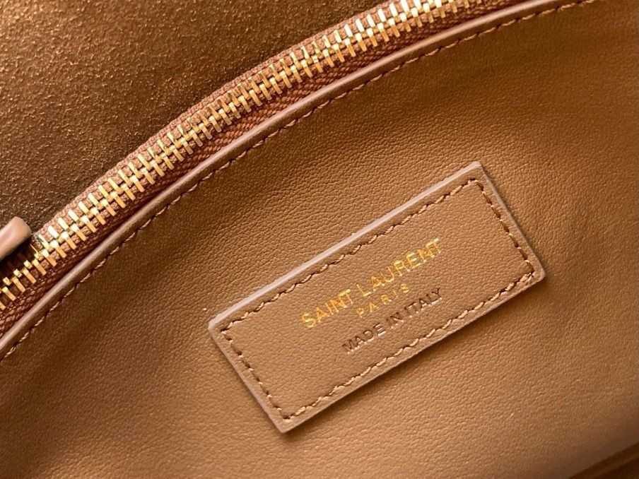 YSL LE 5 À 7 SUPPLE SMALL IN GRAINED LEATHER 23 x 22 x 8.5 cm #2 - Image 8