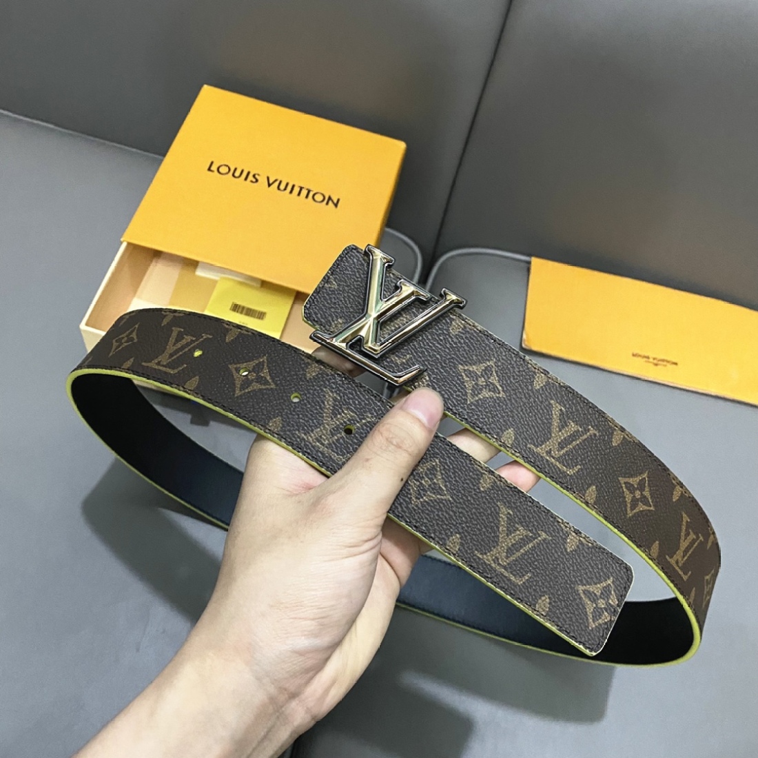 Lv  Pyrmide Truck L Men's Belts Width: 40mm - Ultra-Collection