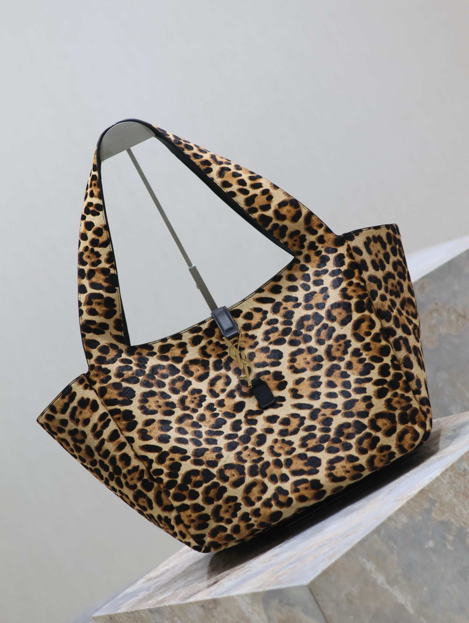 YSL LE 5 À 7 BEA 50*28*18cm - Image 6