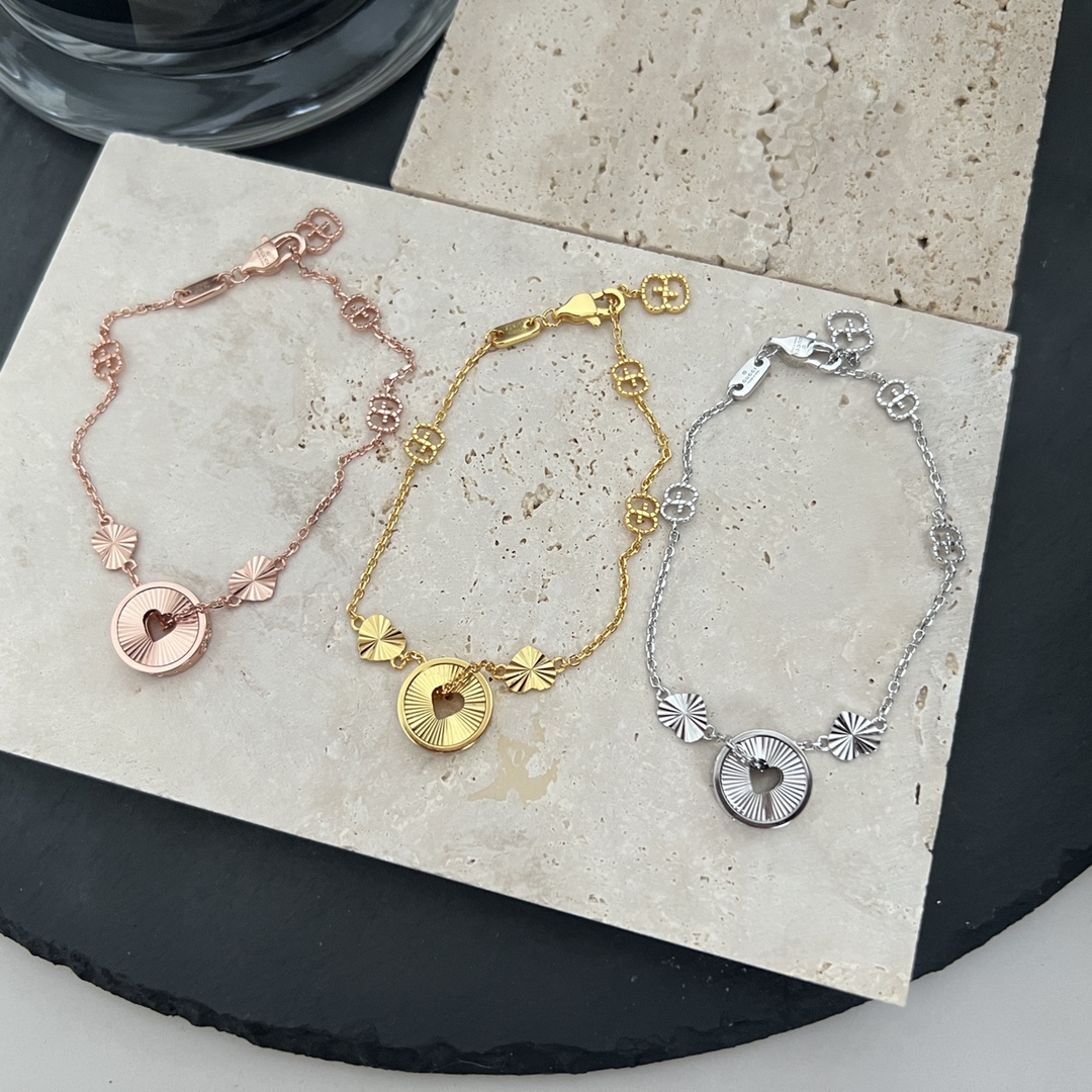 Gucci Jewelry Bracelets ICON series hollow heart-shaped pendant love bracelet