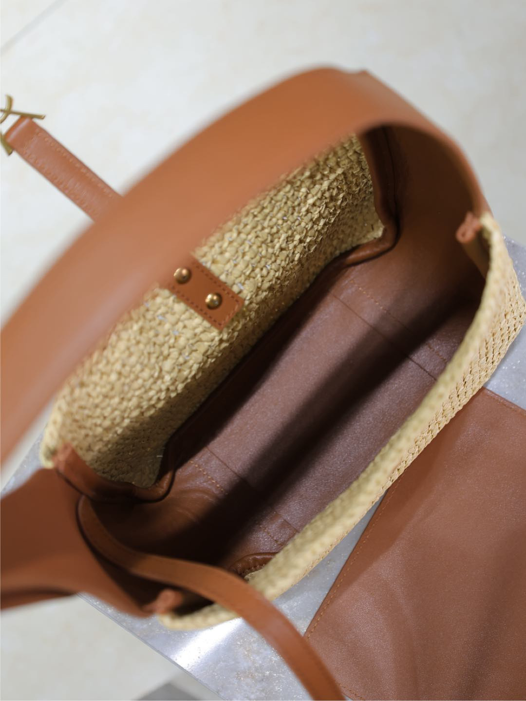 YSL LE 5 À 7 Supple Small in Raffia and leather 22 X 22 X 7-9 CM - Image 7
