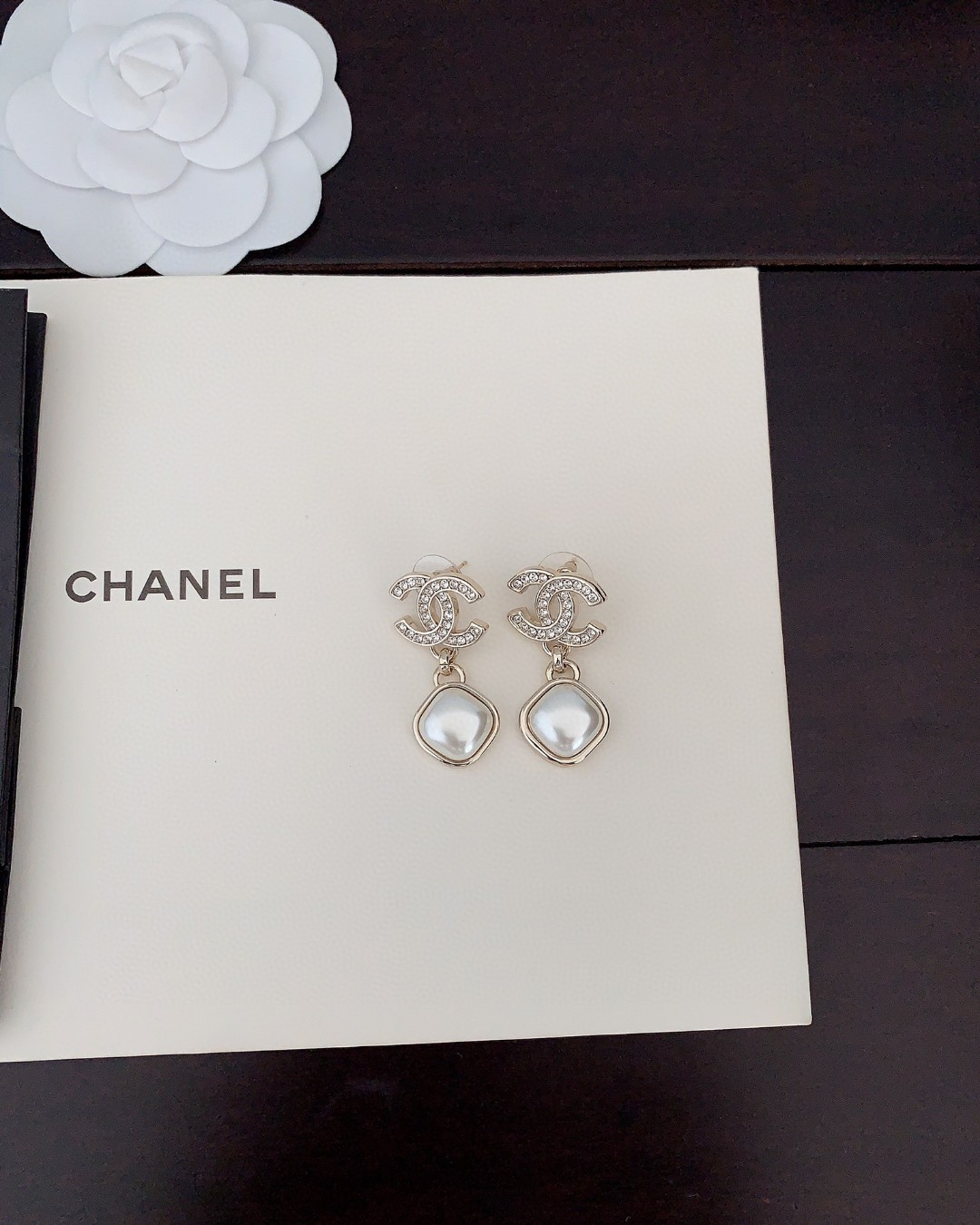 Chanel Earring 010 - Image 4