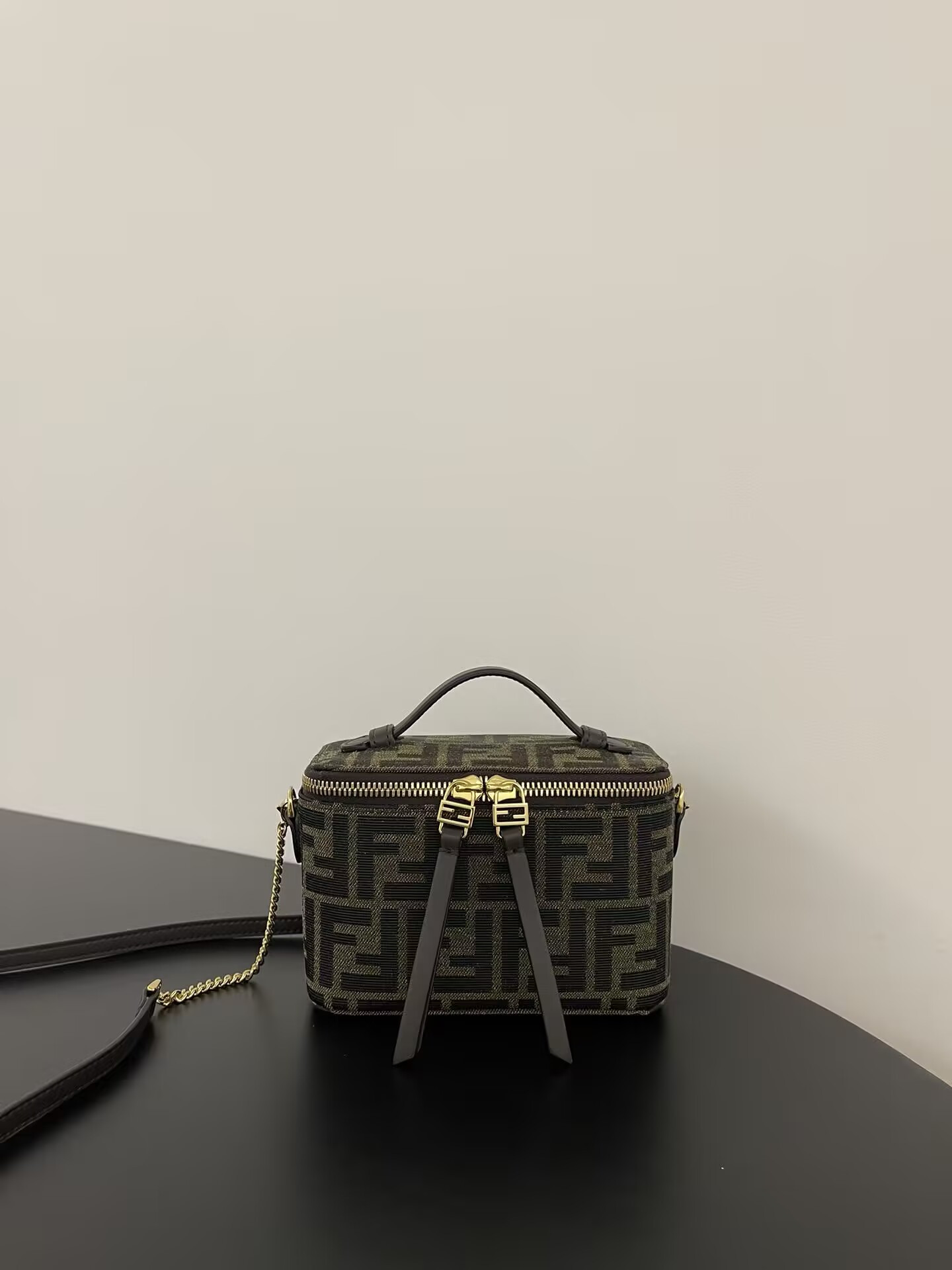 FENDI Vanity Mini Handbag 16x8x11cm