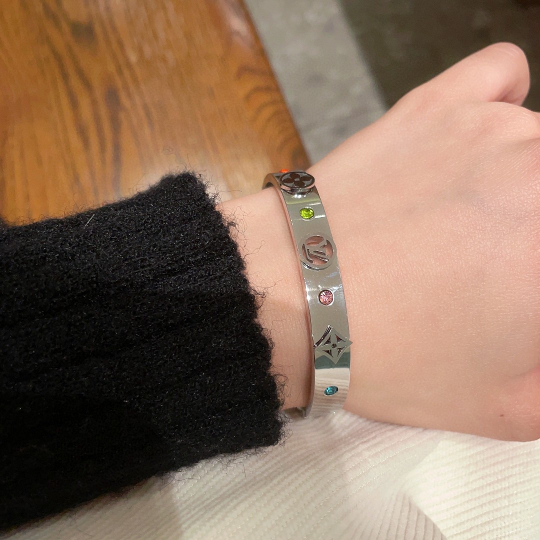 Louis Vuitton Jewelry Bangle Unique design - SUPER-MIRROR