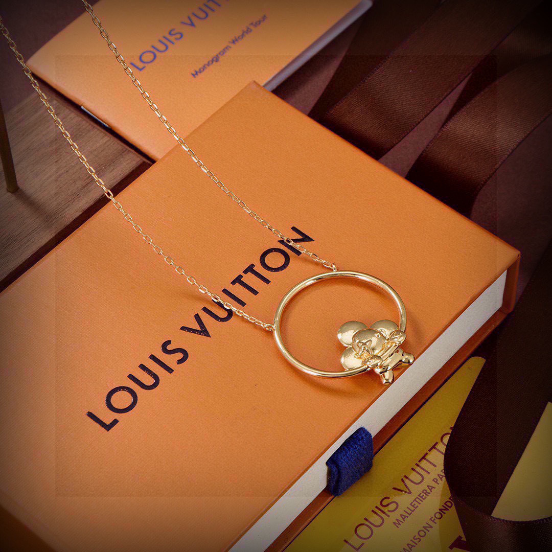 Louis Vuitton Jewelry Necklace Classic elements of street shooting in catwalk - PONI - Image 6