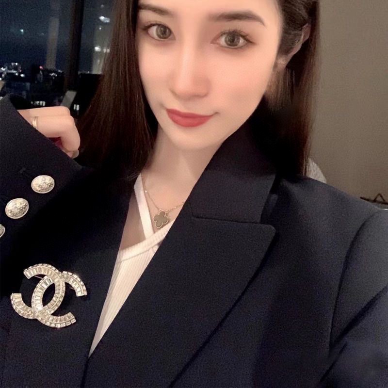 Chanel Brooch 005 - Image 6