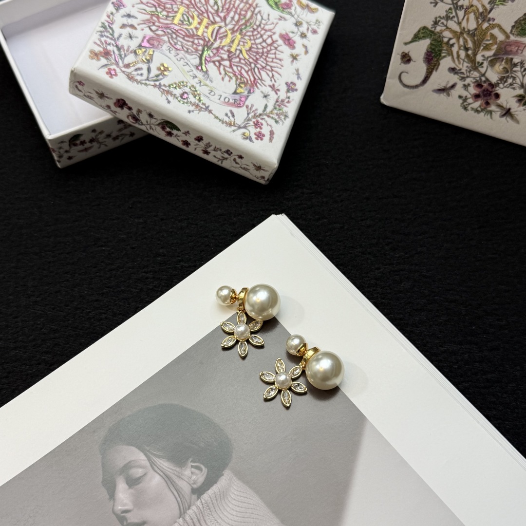 Dior Jewelry Earring Classic CDIogo with Brilliant Sunflower PearlXY85 - PONI - Image 3