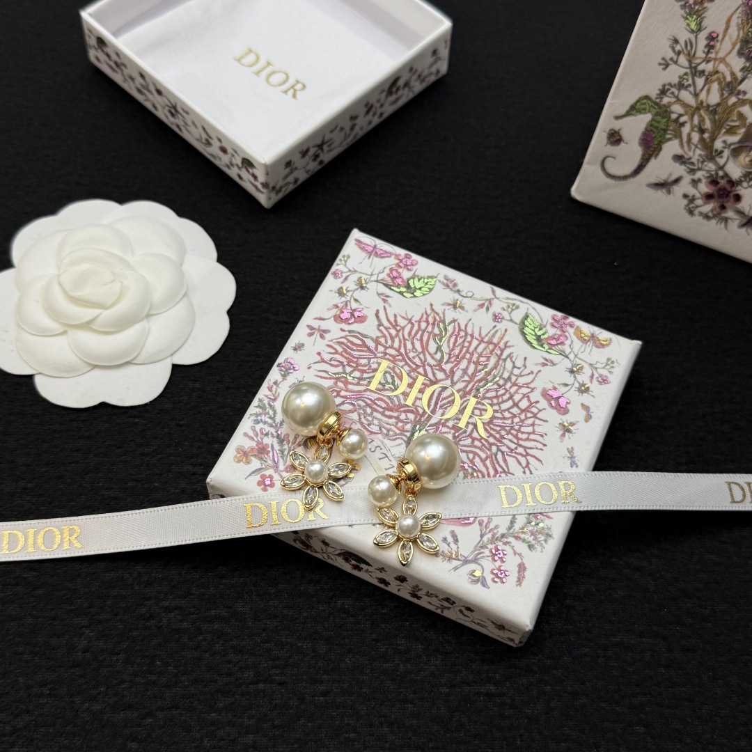 Dior Jewelry Earring Classic CDIogo with Brilliant Sunflower PearlXY85 - PONI - Image 5