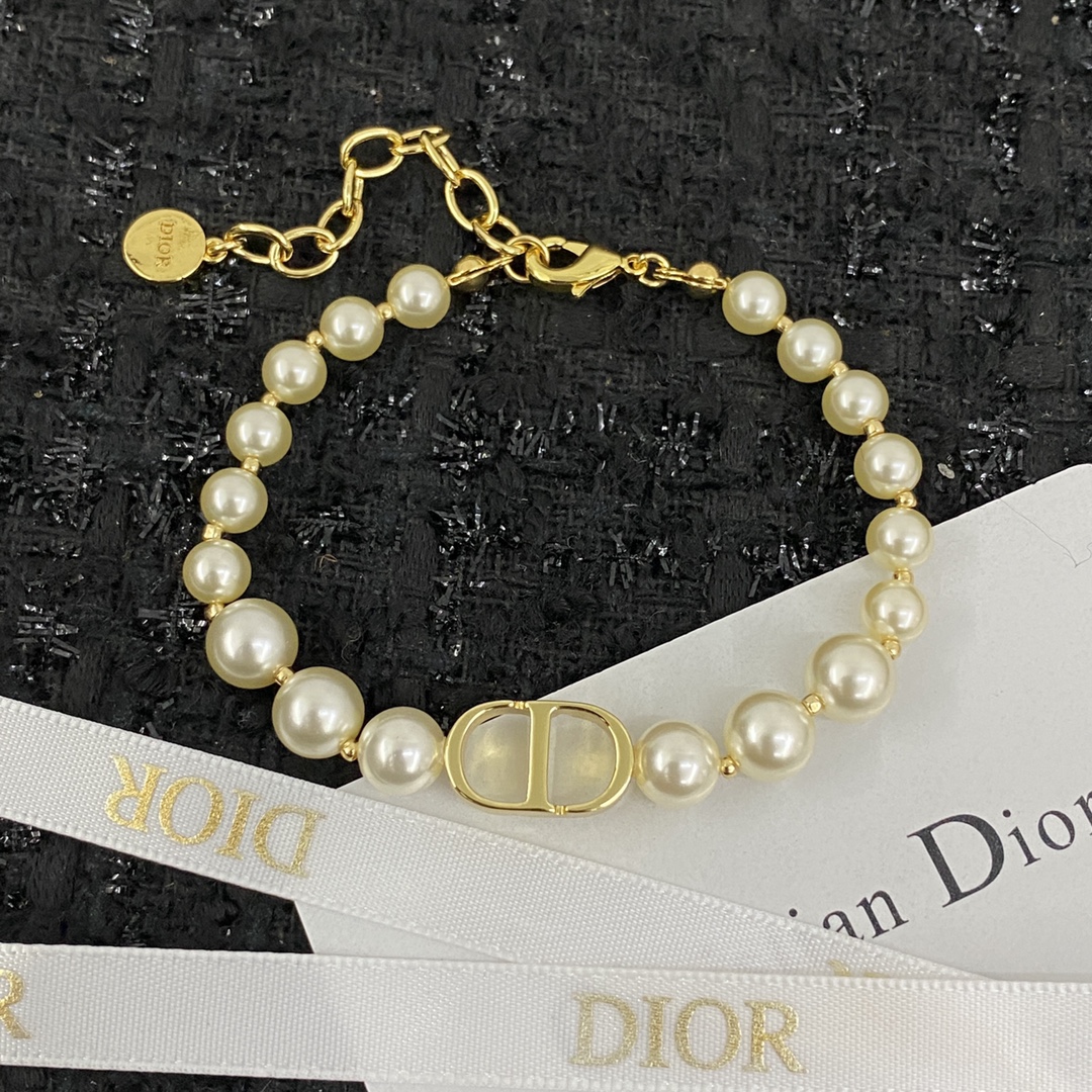 Dior Jewelry Bracelets String Pearl Design - PONI