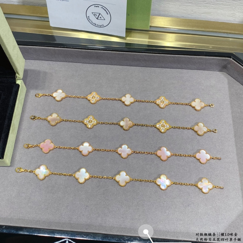 Van Cleef&Arpels Jewelry Bracelets Accessories - Image 7