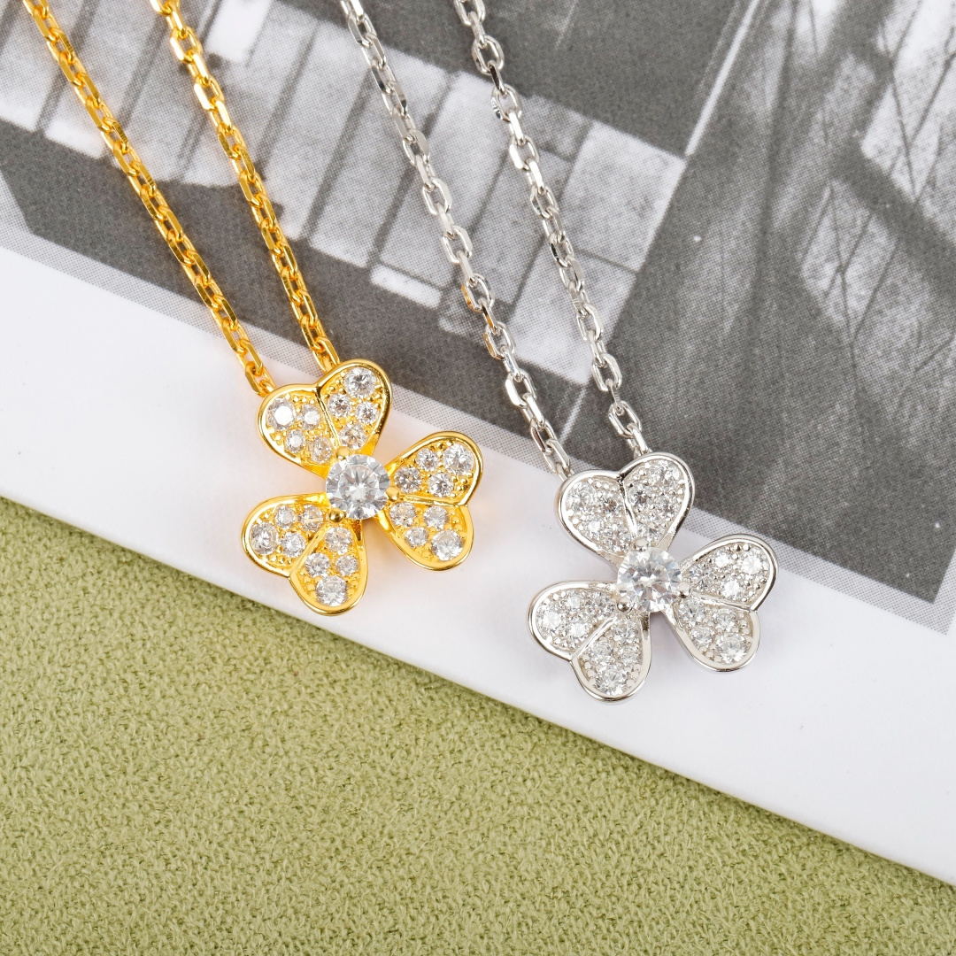 Van Cleef & Arpels Frivole Collection Clover Full Diamond Necklace. - SUPER-MIRROR