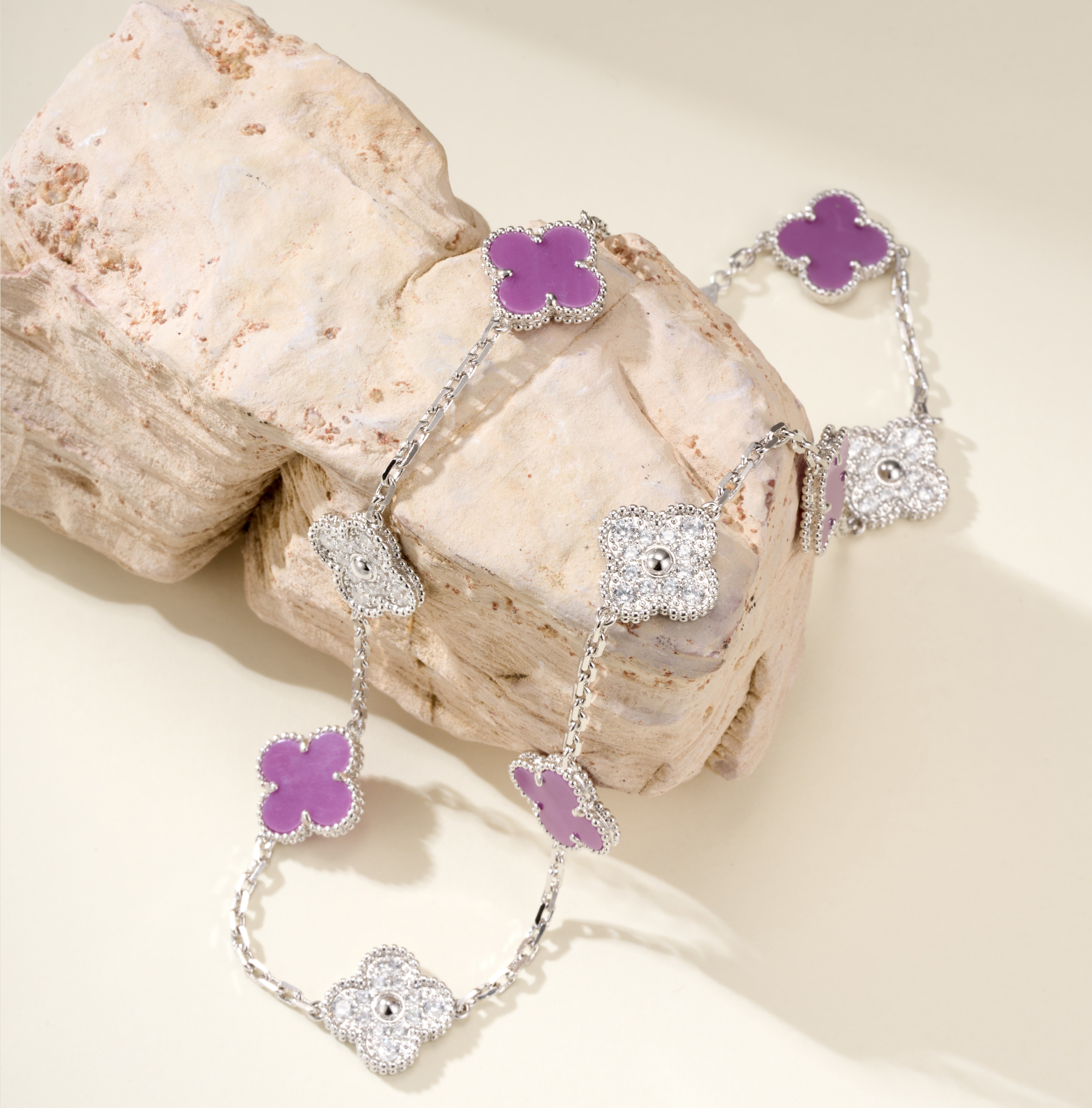 Van Cleef & Arpels Violet Flower Diamond Necklace - SUPER-MIRROR