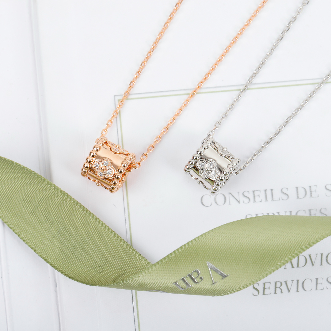 Van Cleef & Arpels Kaleidoscope Perlee Clovers Collection Diamond Necklace.