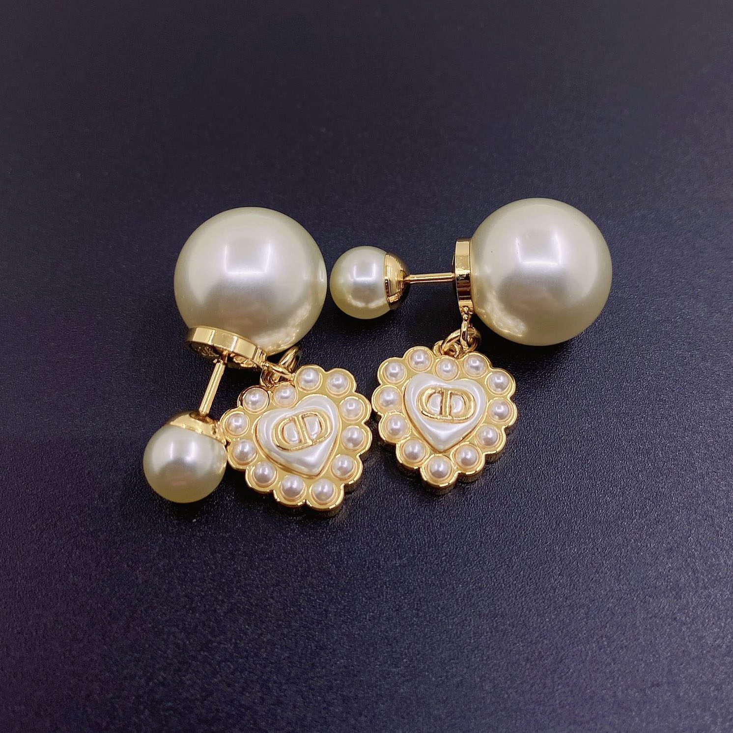 Dior Classic Heart-Shaped CD Pearl Earrings. - PONI