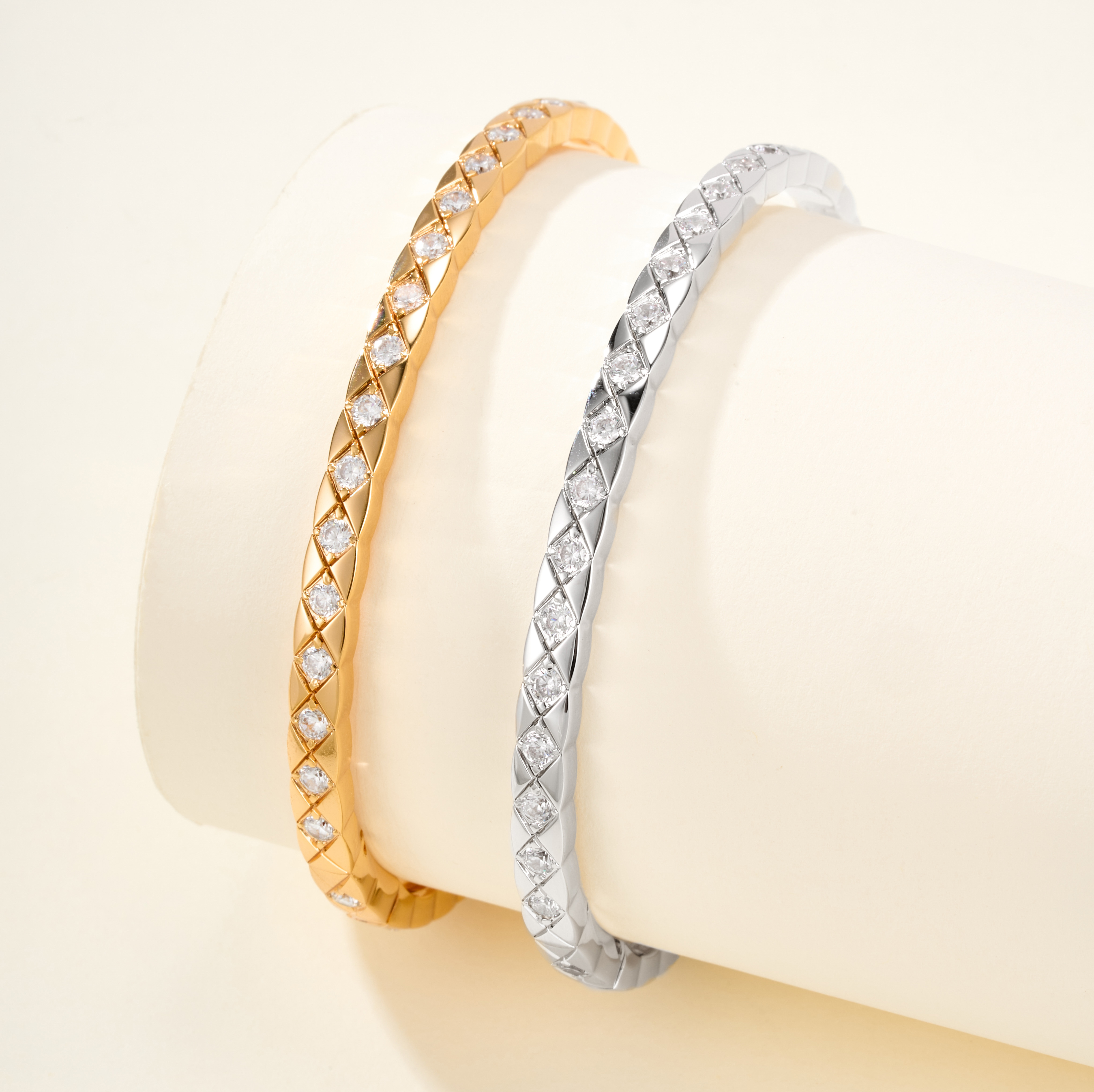 Chanel Coco Crush Slim Deluxe Quilted Full Diamond Bangle