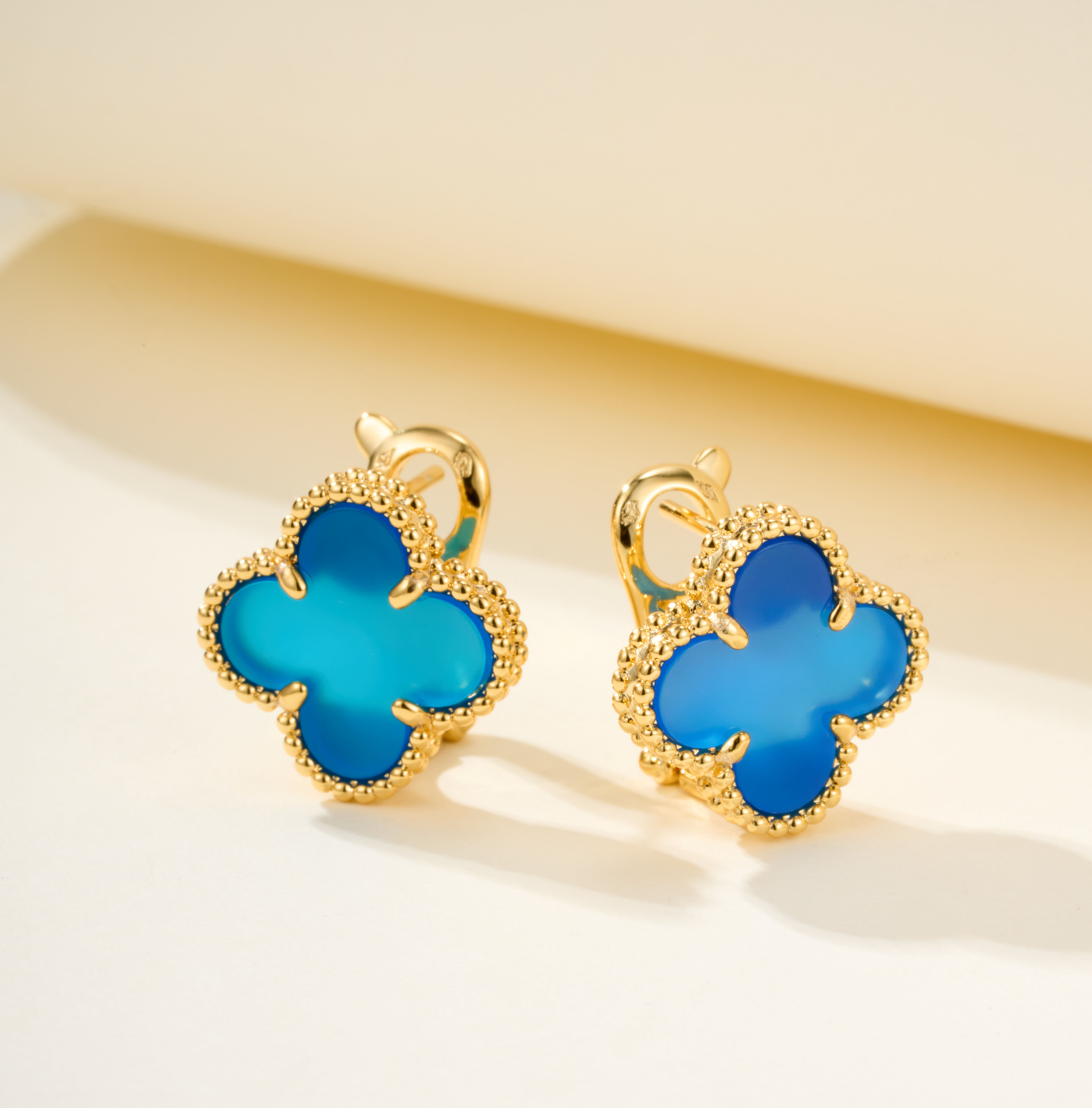 Van Cleef & Arpels Yellow Gold Blue Chalcedony Earrings - SUPER-MIRROR