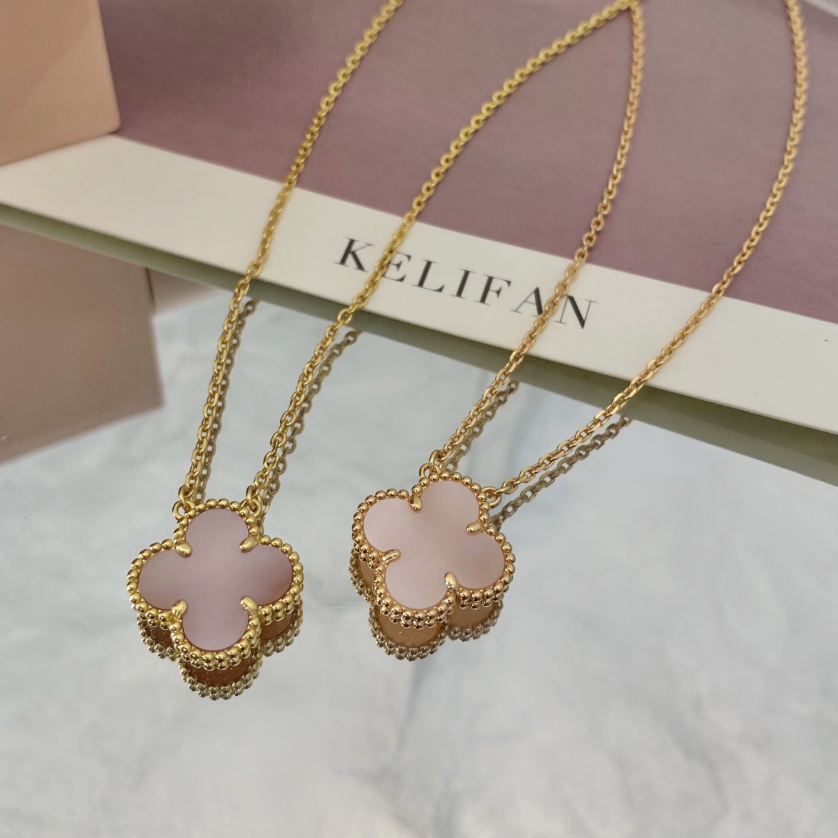 Van Cleef & Arpels Vintage Alhambra Classic Pink Mother-of-Pearl Necklace.Medium - SUPER-MIRROR