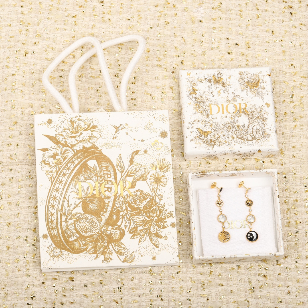 Dior Rose des Vents Collection Sun, Moon & Star Earrings. - PONI - Image 5