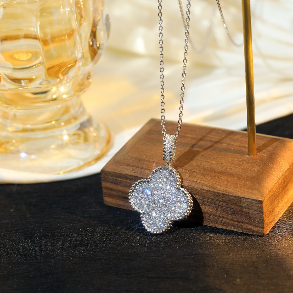 Van Cleef & Arpels Magic Alhambra Large Full-Pavé Diamond Necklace, Diameter 2.5cm