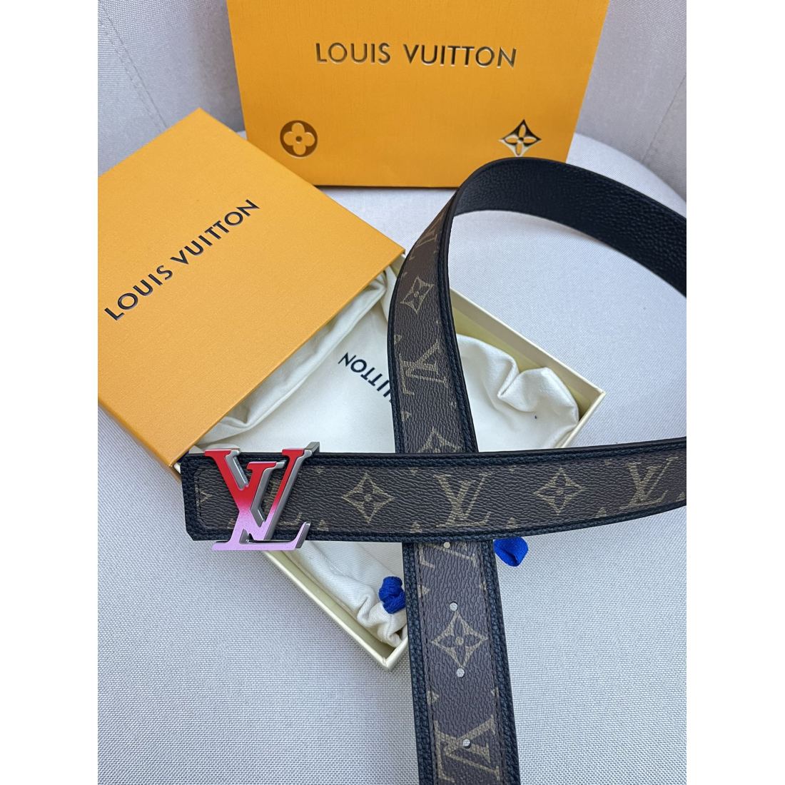 Lv Fade LOGO Calfskin Men's Belt - Ultra-Collection - Image 5