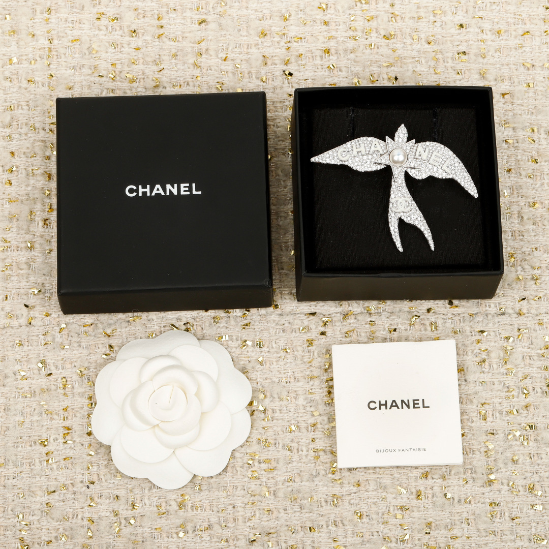 Chanel Full Diamond Bird Pearl Brooches