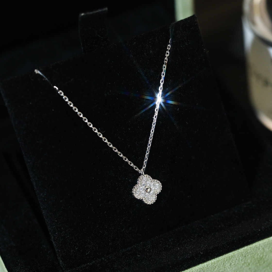 Van Cleef & Arpels Mini Alhambra Single Flower Full Diamond Necklace. - SUPER-MIRROR
