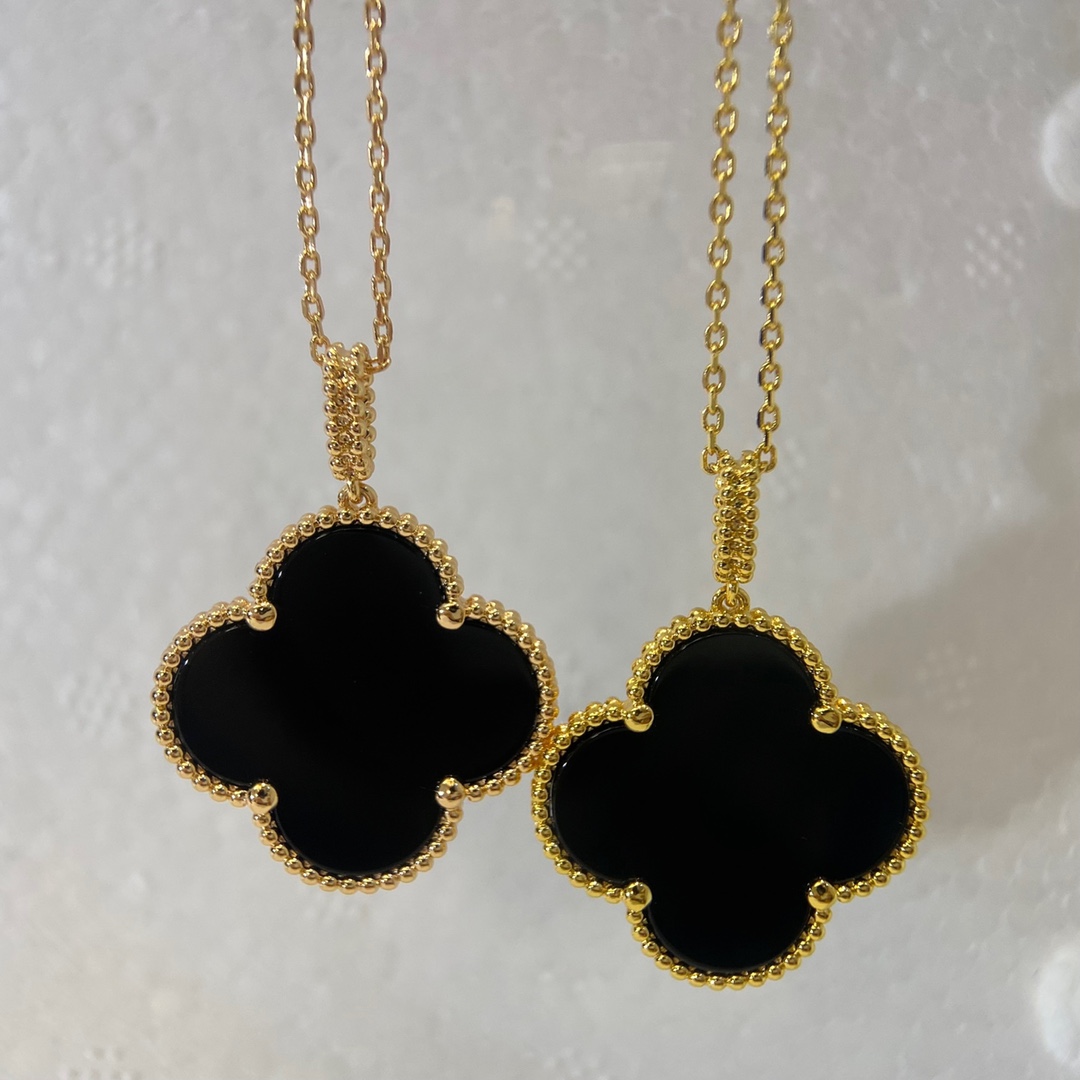 Van Cleef & Arpels Magic Alhambra Large Black Onyx Necklace, Diameter 2.5cm - SUPER-MIRROR