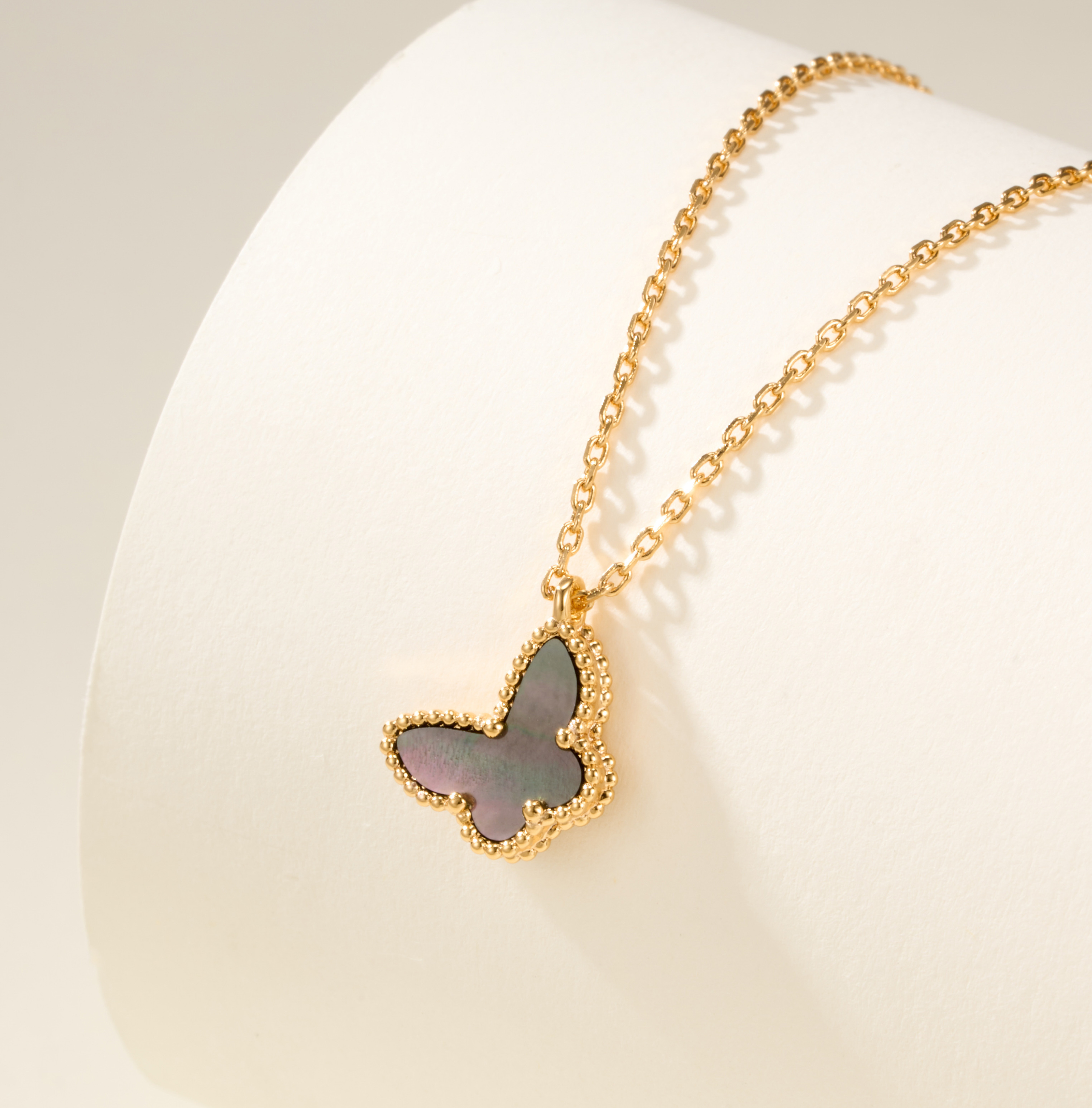Van Cleef & Arpels Butterfly Grey Mother-of-Pearl Necklace - SUPER-MIRROR