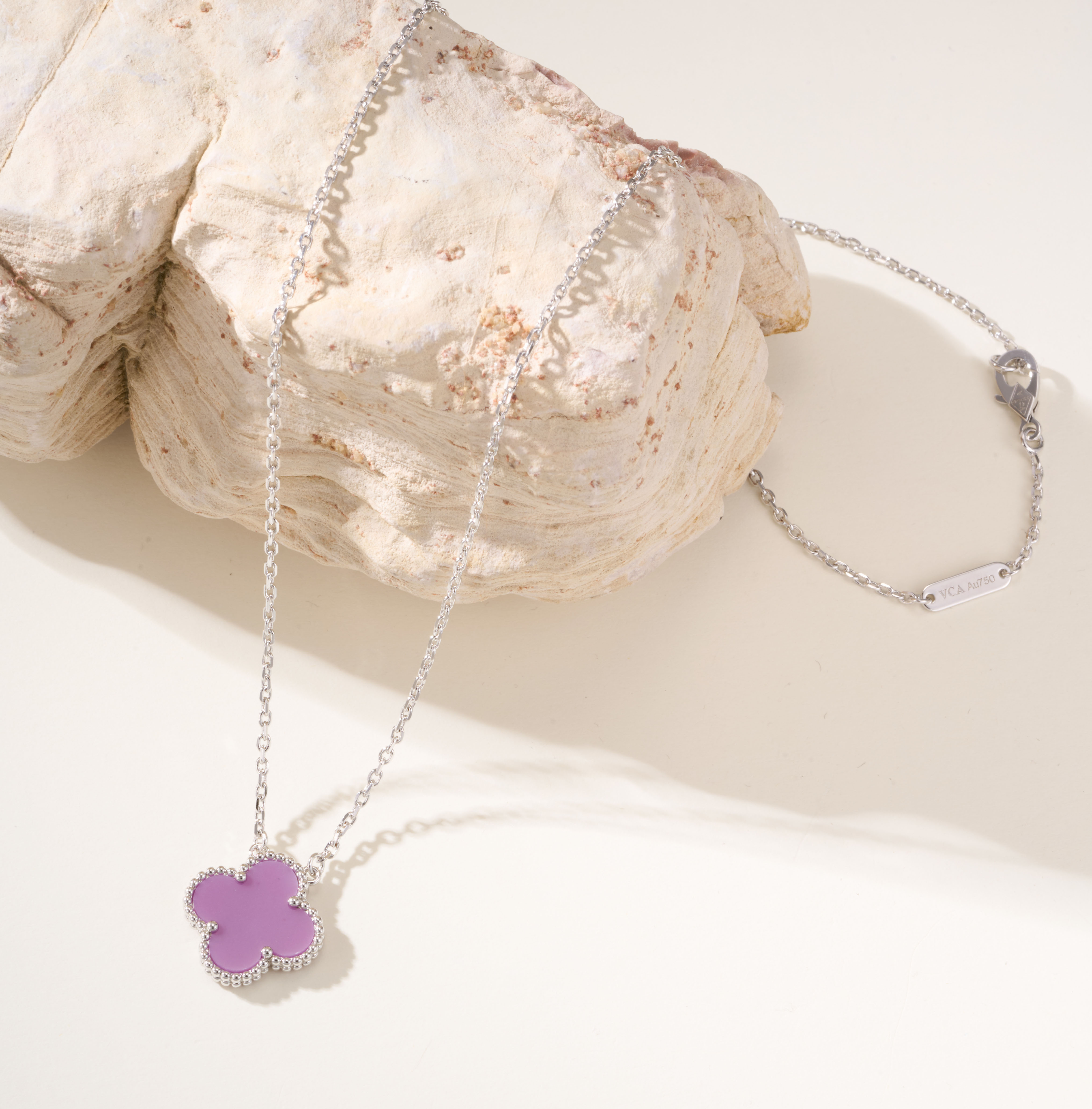 Van Cleef & Arpels Classic Four-Leaf Clover Single Flower Pendant Necklace - SUPER-MIRROR
