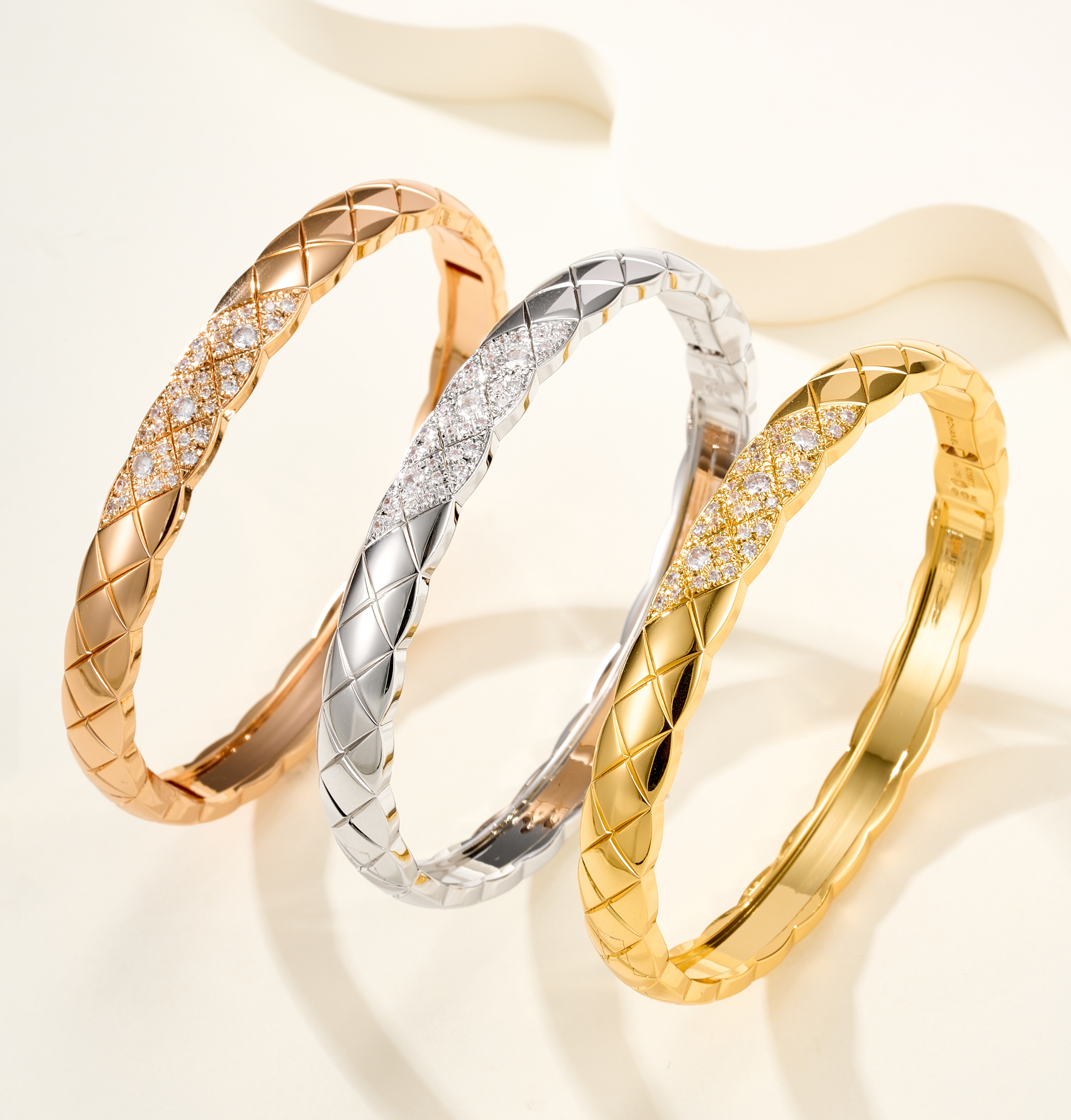 Chanel COCO CRUSH Diamond-Studded Diagonal Check Bangle