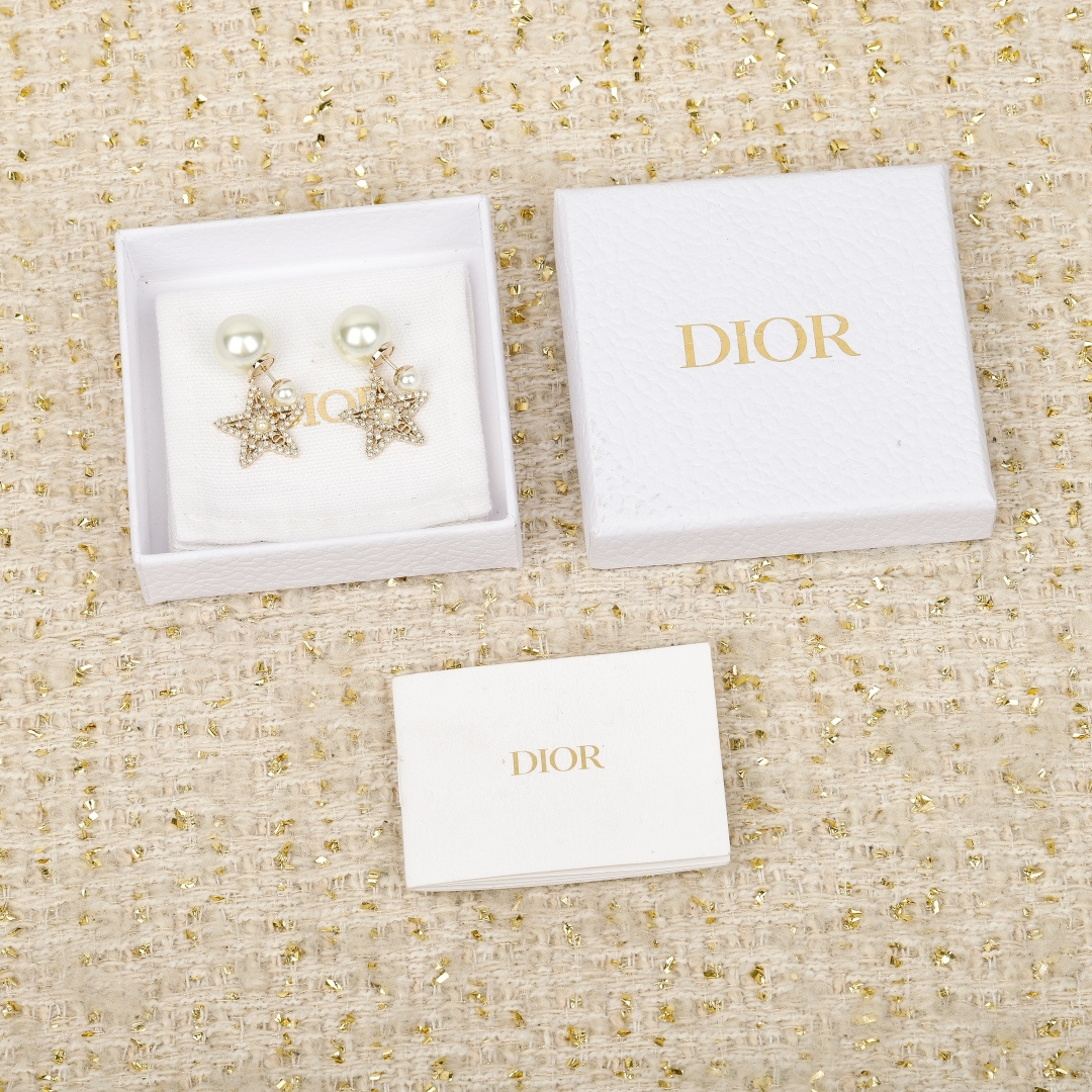Dior CD Five-Pointed Star Pearl Mother-of-Pearl Stud Earrings. - PONI - Image 3