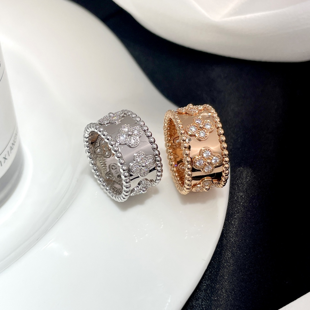 Van Cleef & Arpels Four-Leaf Clover Ring. - SUPER-MIRROR
