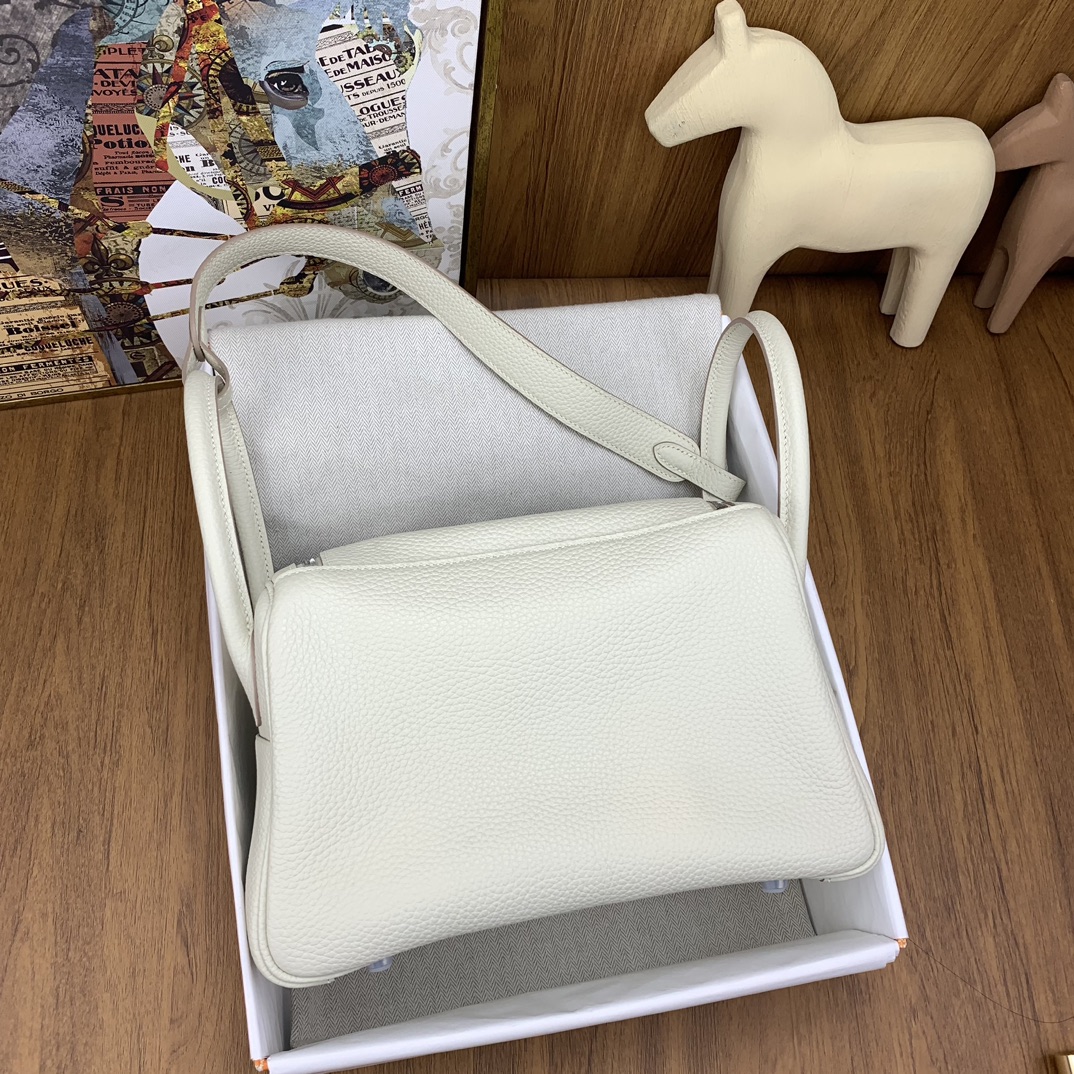 Hermès Lindy 26 Craie Clemence Palladium Hardware - Image 2
