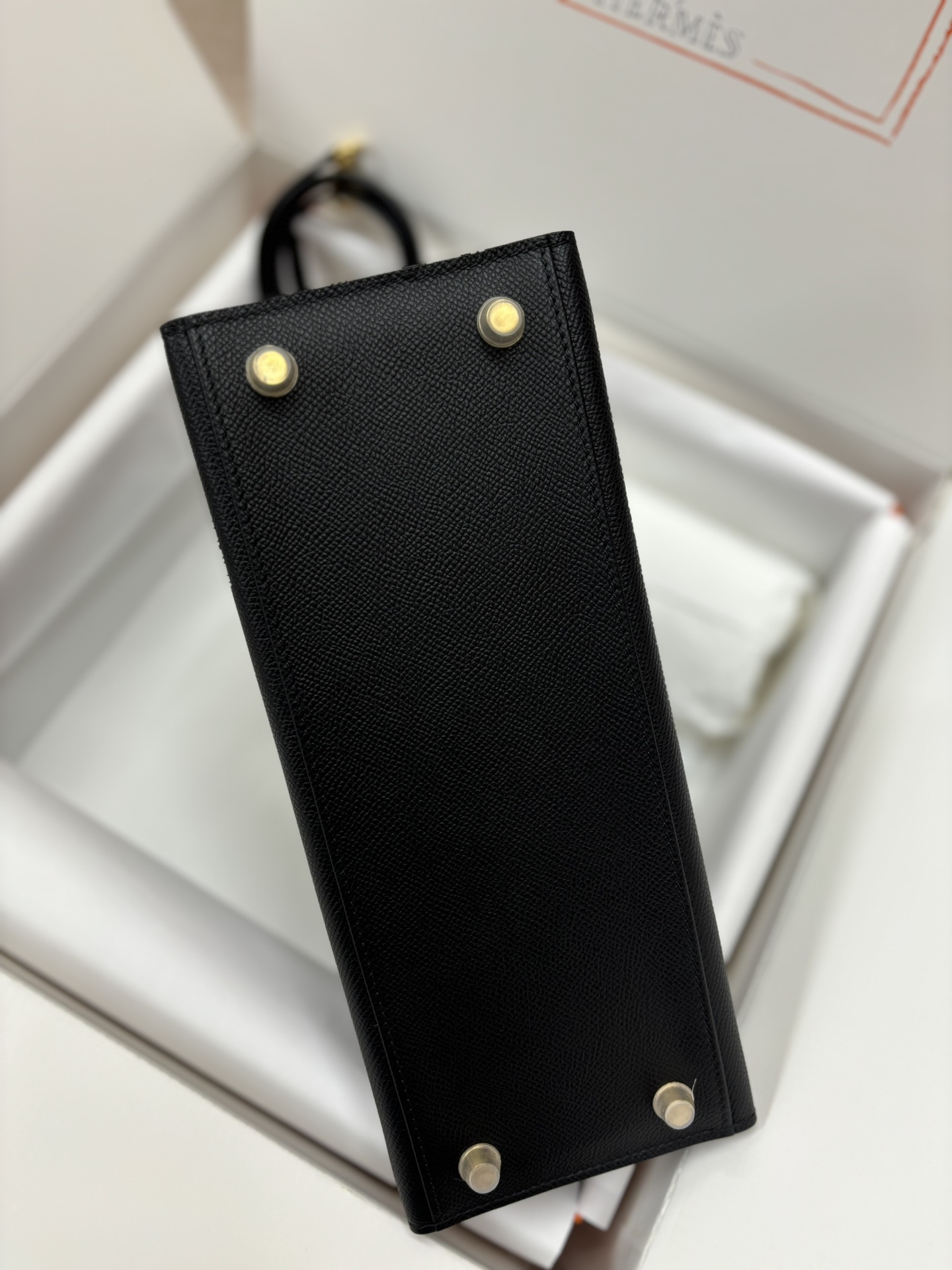 Hermès Kelly Sellier 28 Noir Epsom Leather Gold Hardware - Image 6