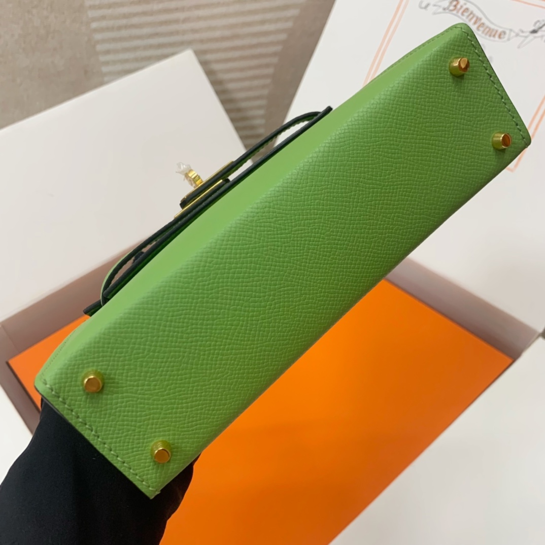 Hermès Kelly Sellier 20 Vert Criquet Epsom Leather Gold Hardware - Image 2