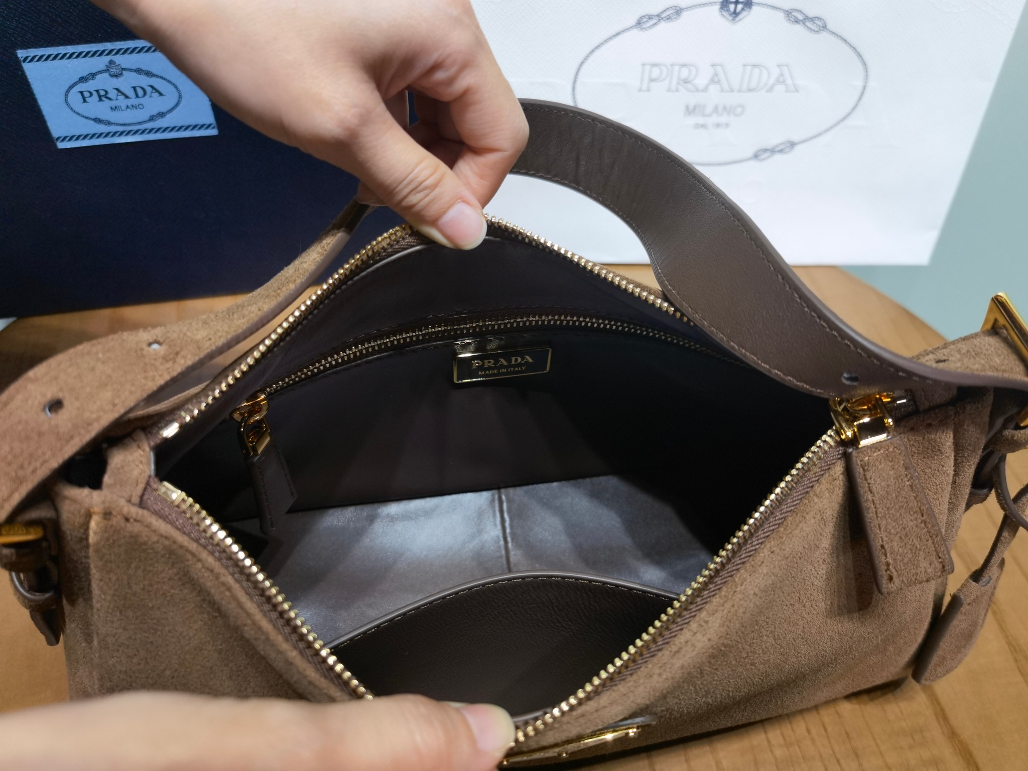 Prada Aim 1BC229 medium suede leather shoulder bag - Image 2