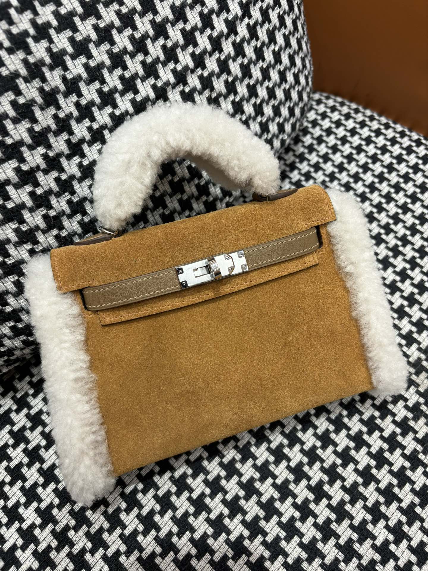 Hermès Kelly Sellier 20 Teddy Pluch and Gold Barenia Leather Palladium Hardware - Image 2