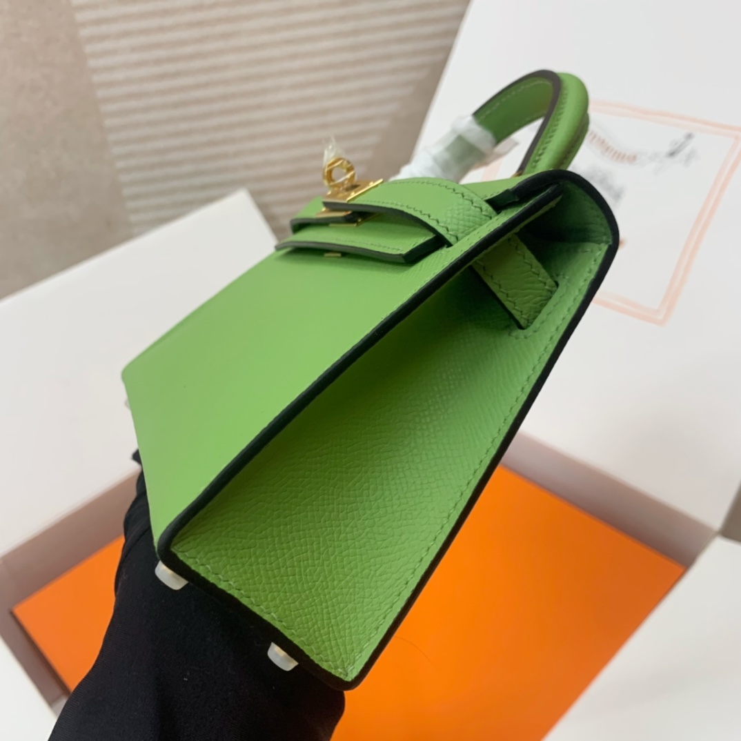Hermès Kelly Sellier 20 Vert Criquet Epsom Leather Gold Hardware - Image 5