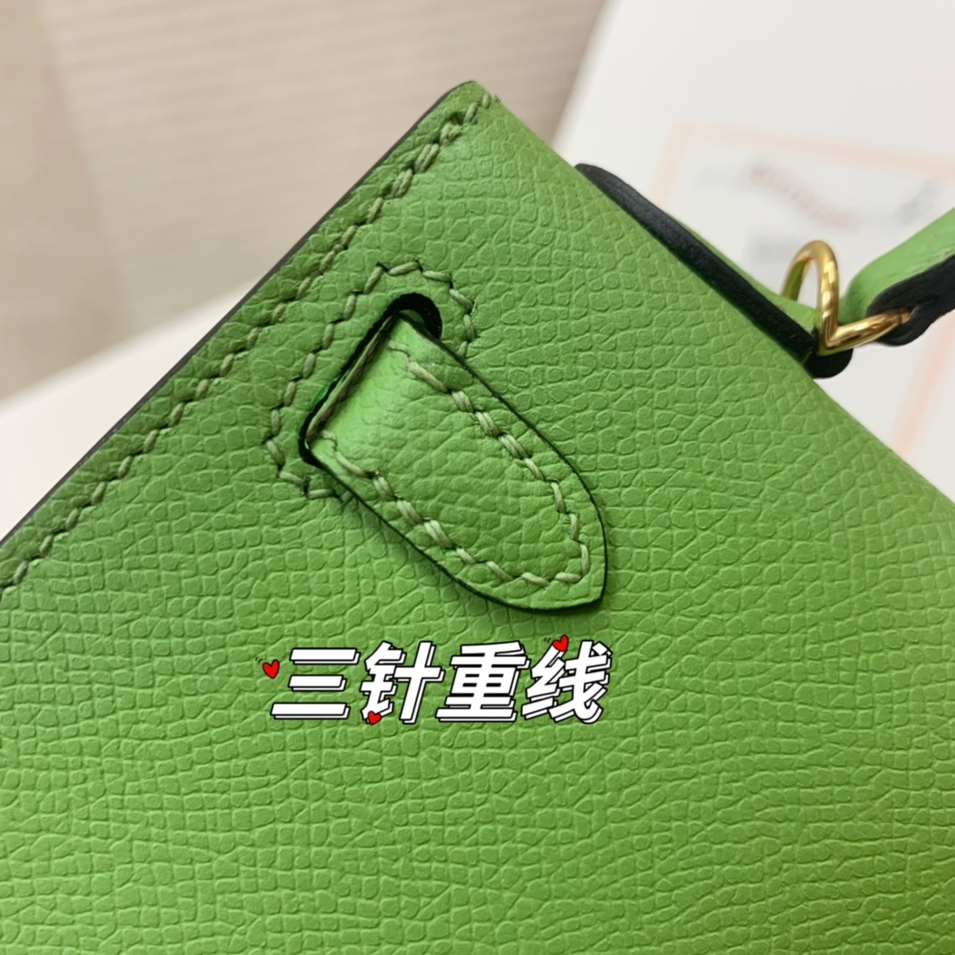 Hermès Kelly Sellier 20 Vert Criquet Epsom Leather Gold Hardware - Image 6