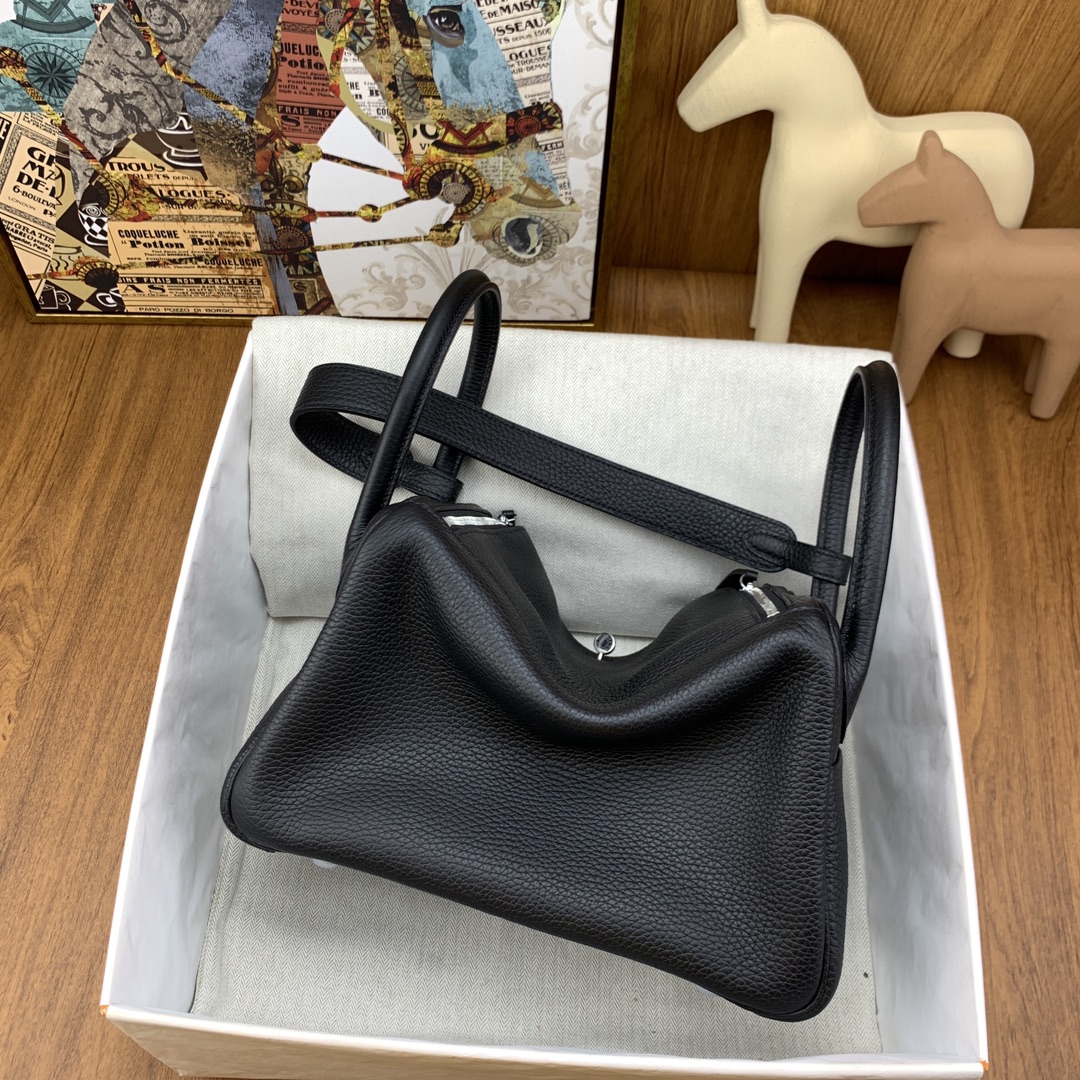Hermès Lindy 26 Noir Clemence Palladium Hardware - Image 4