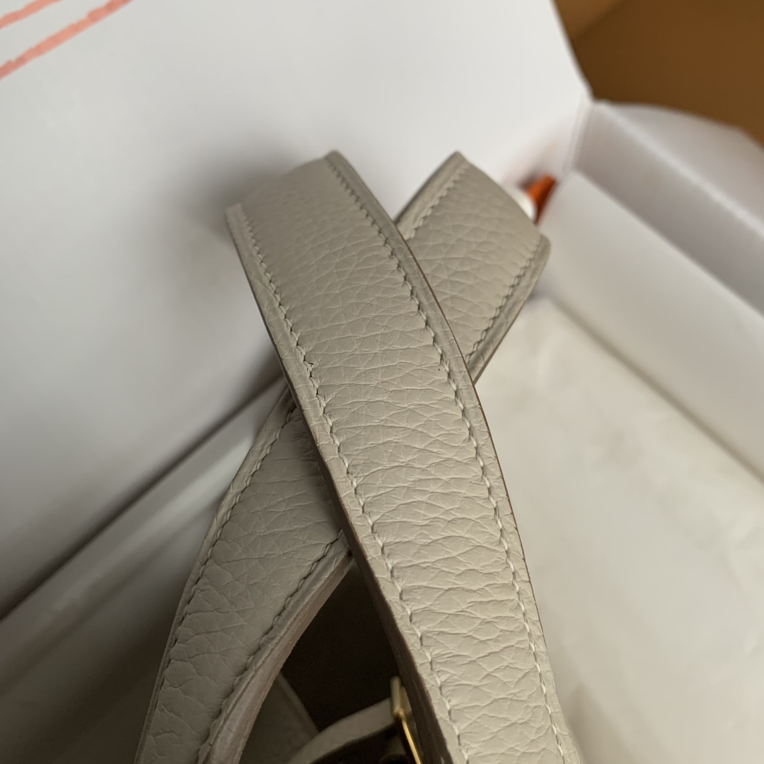 Hermès Picotin Lock 18 Craie Clemence Gold Hardware - Image 4