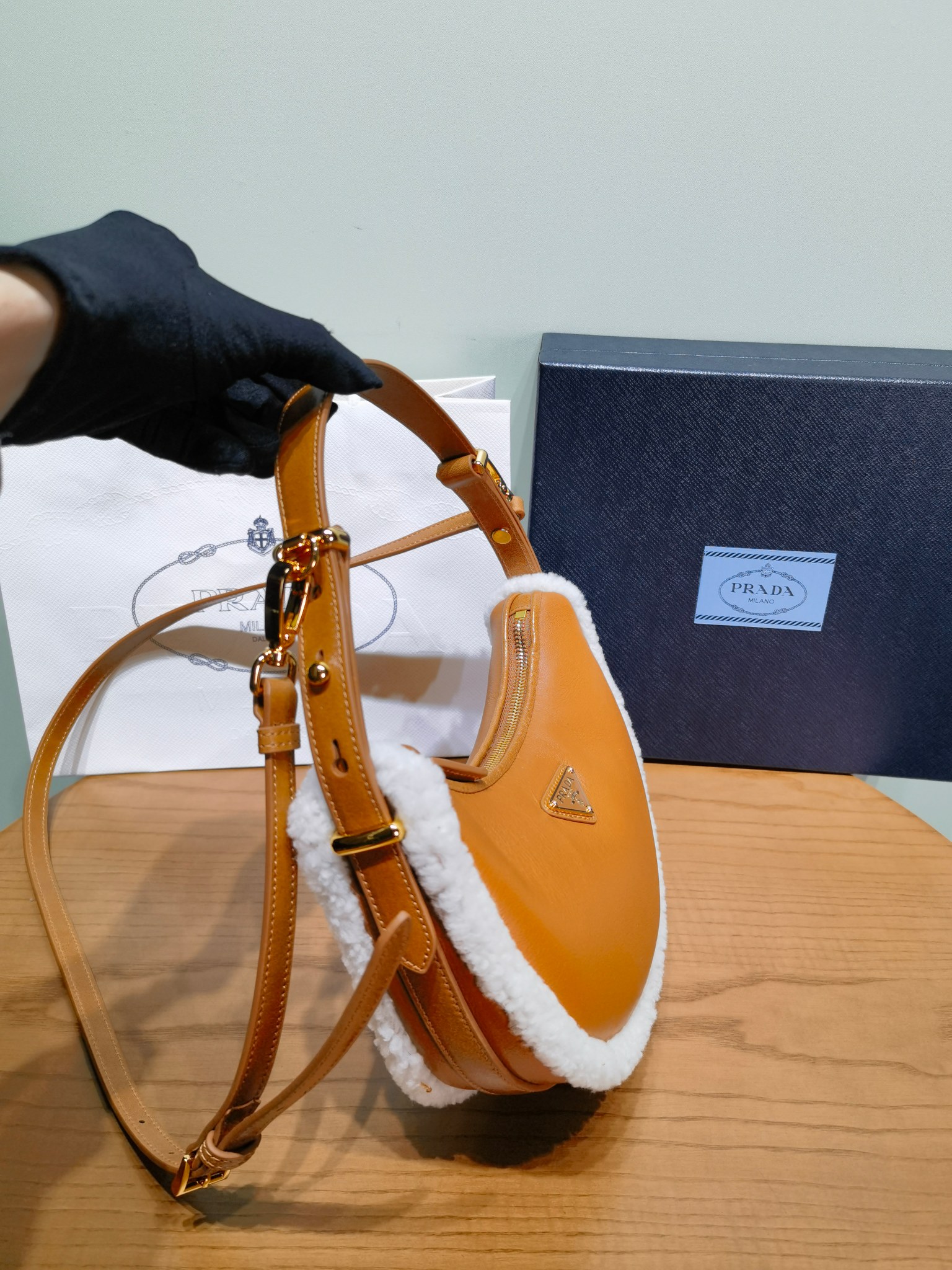 Prada 1BC194 Arqu small shearling shoulder bag - Image 4