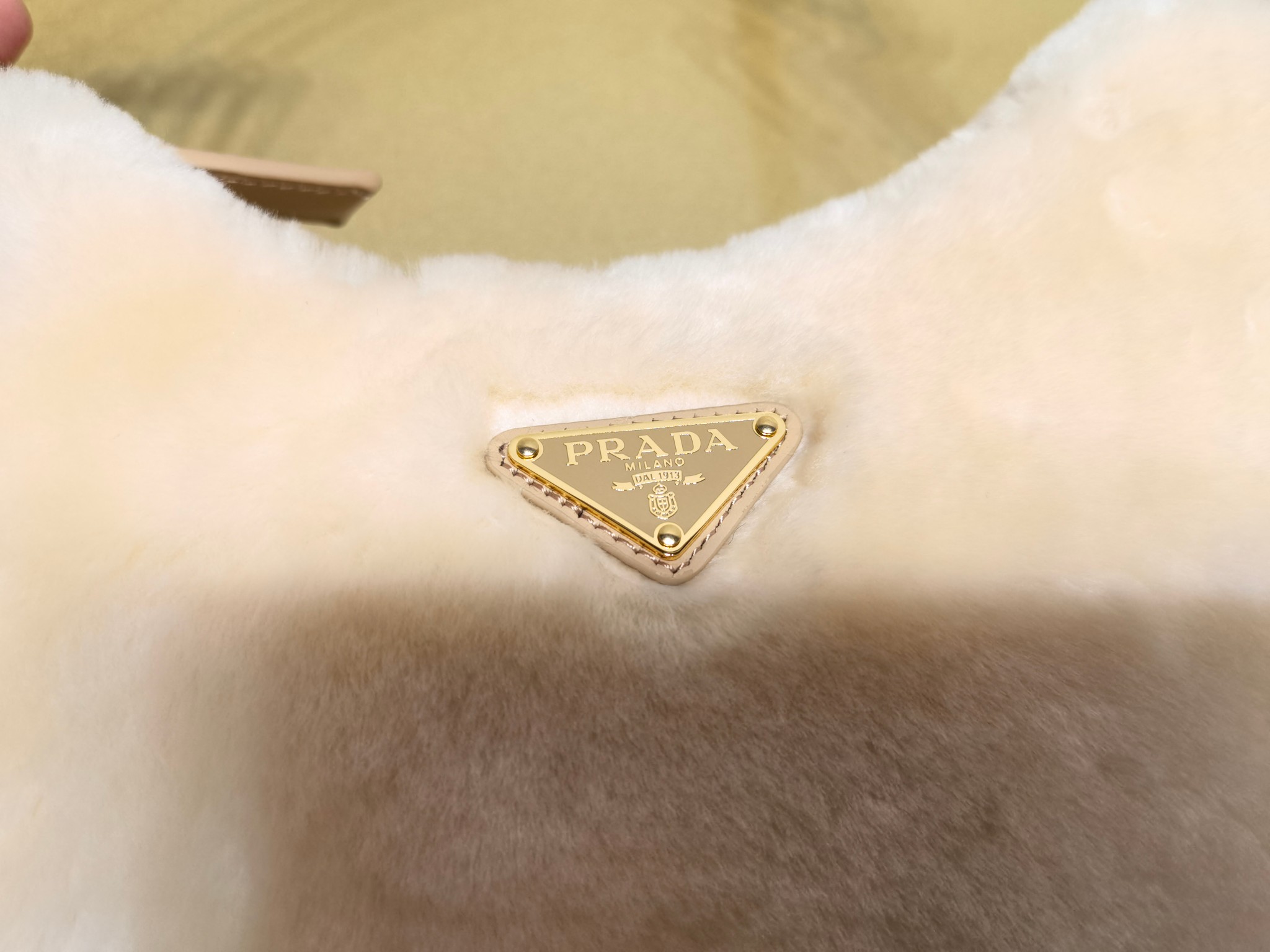 Prada 1BC194 Arqu small shearling and leather shoulder bag - Image 4