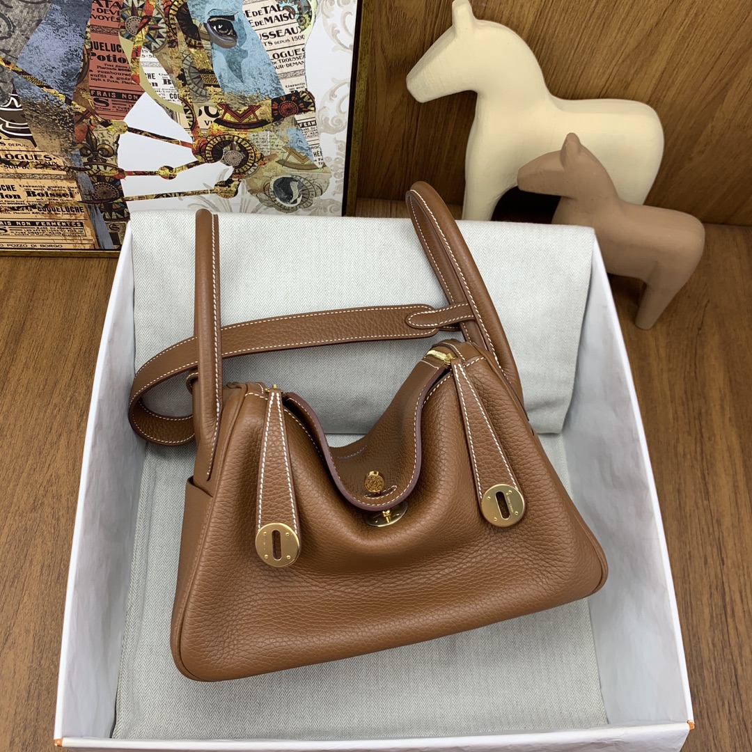 Hermès Lindy 26 Gold Clemence Gold Hardware - Image 3
