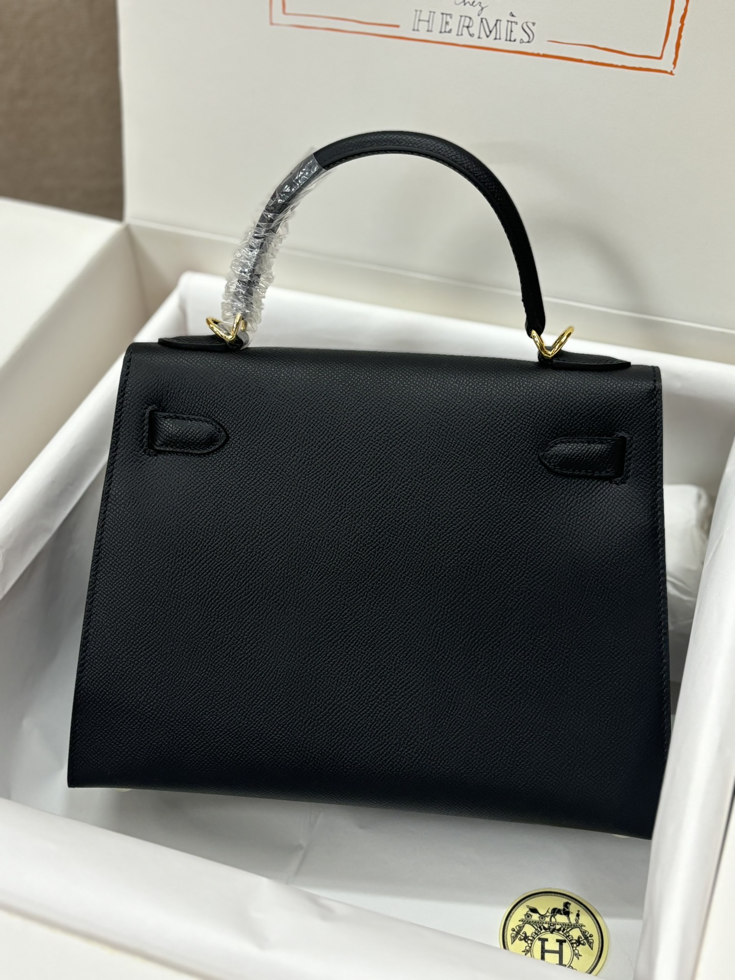 Hermès Kelly Sellier 20 Noir Epsom Leather Gold Hardware - Image 2